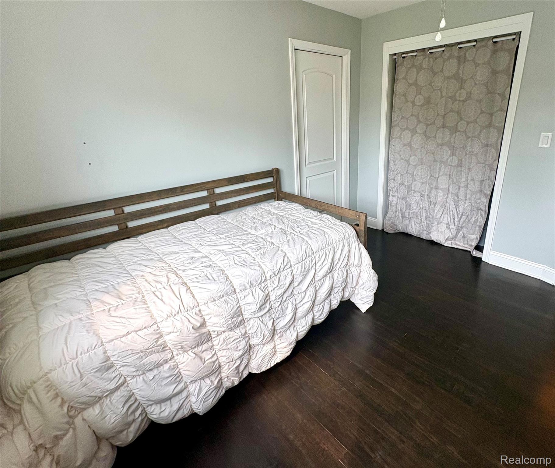 1812 E Longmeadow Road Property Photo 24