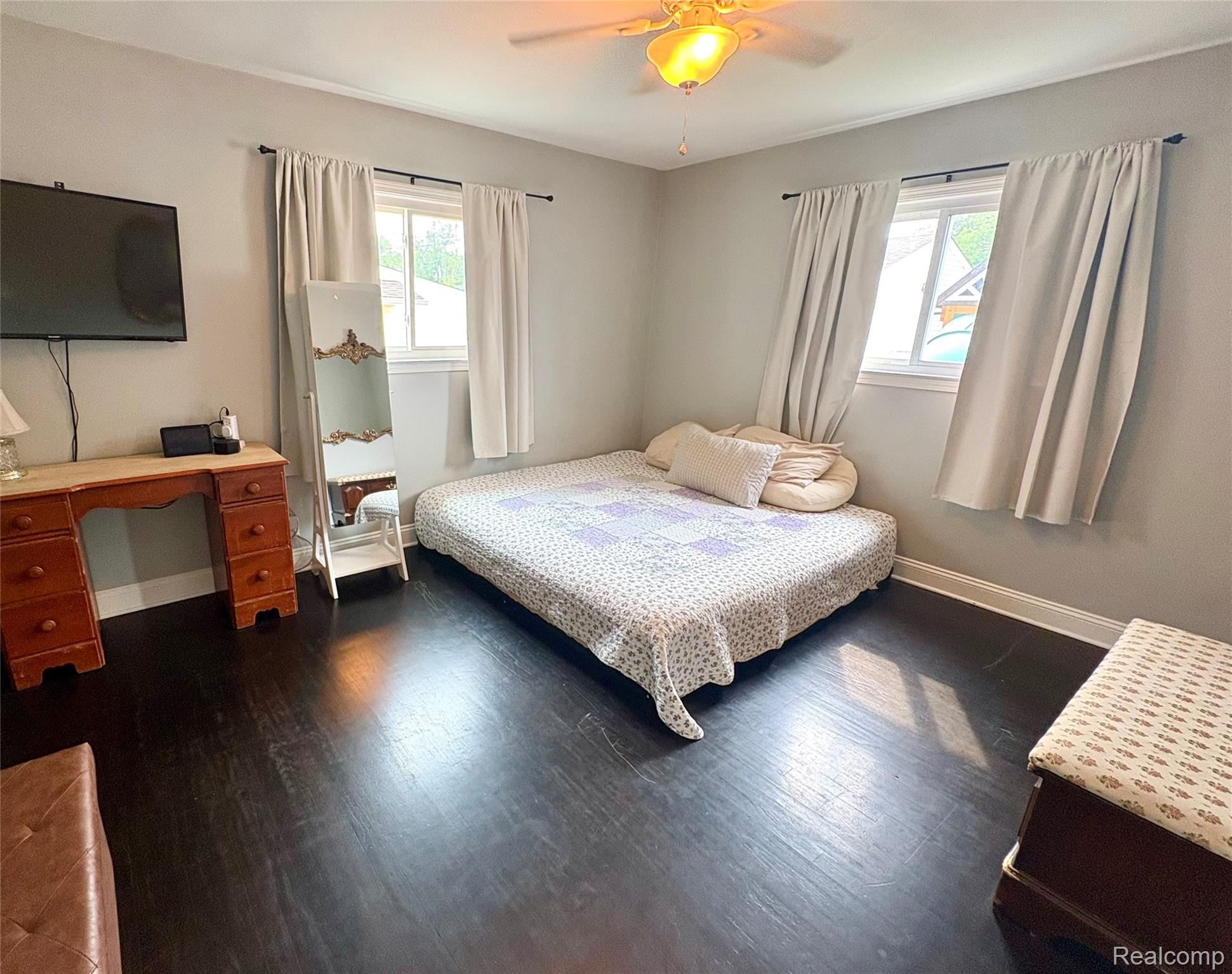1812 E Longmeadow Road Property Photo 25