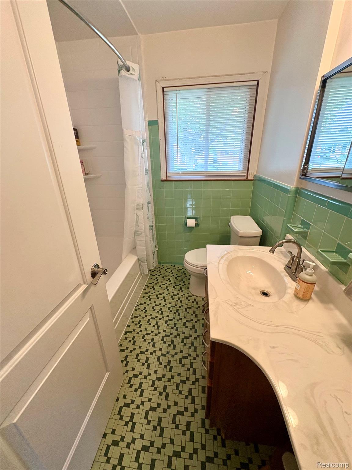 1812 E Longmeadow Road Property Photo 27