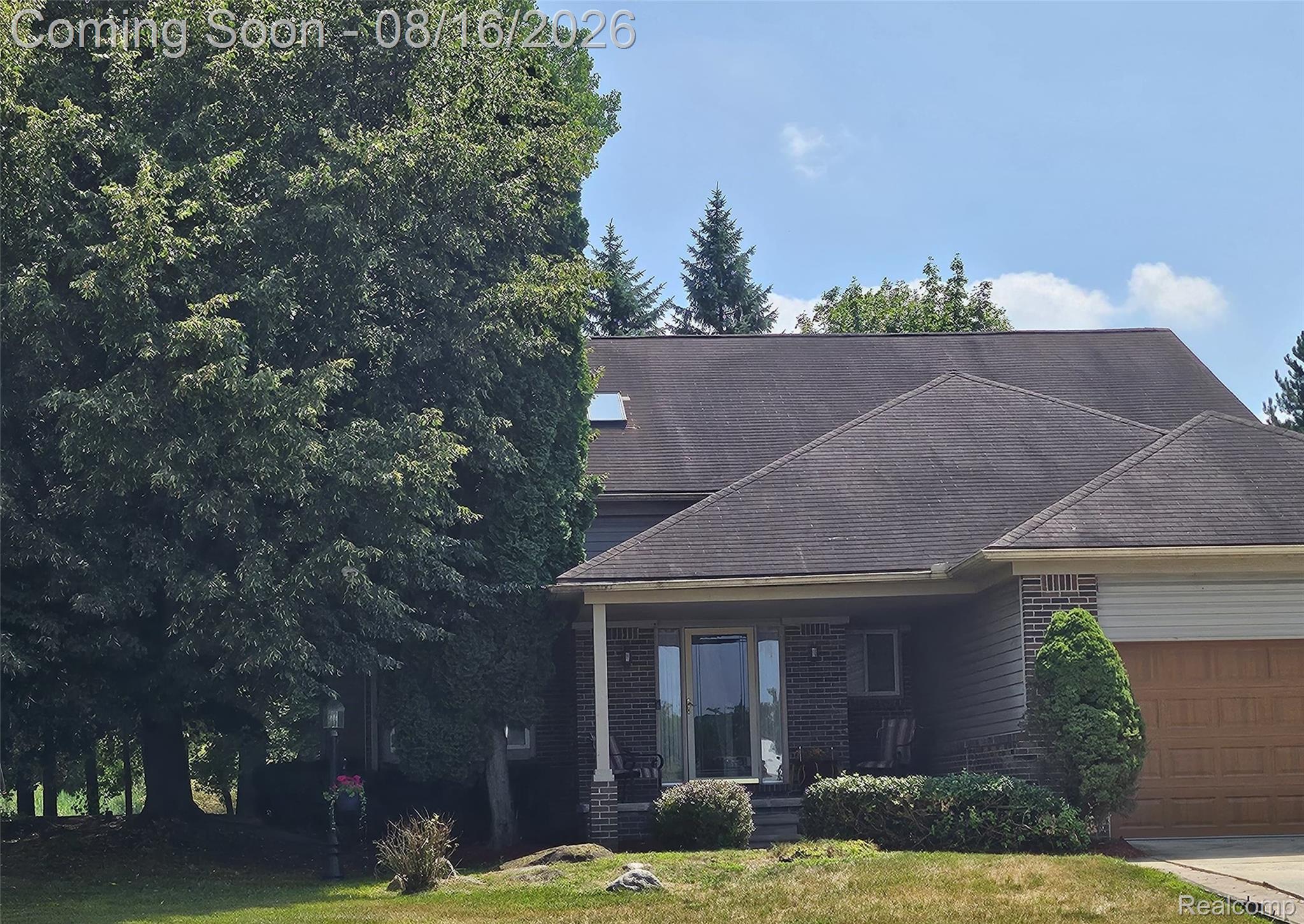 45113 Lindsey Drive Property Photo 1