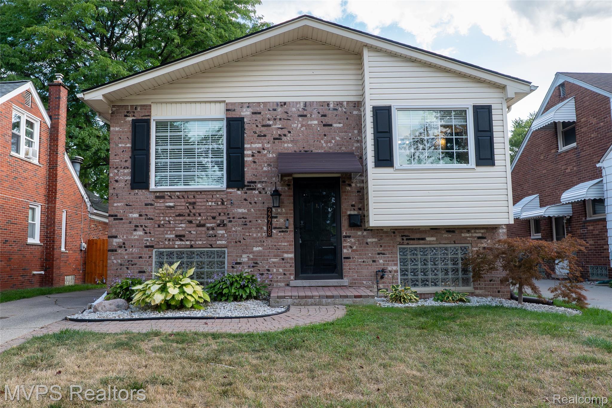 22708 Alger Street Property Photo 1