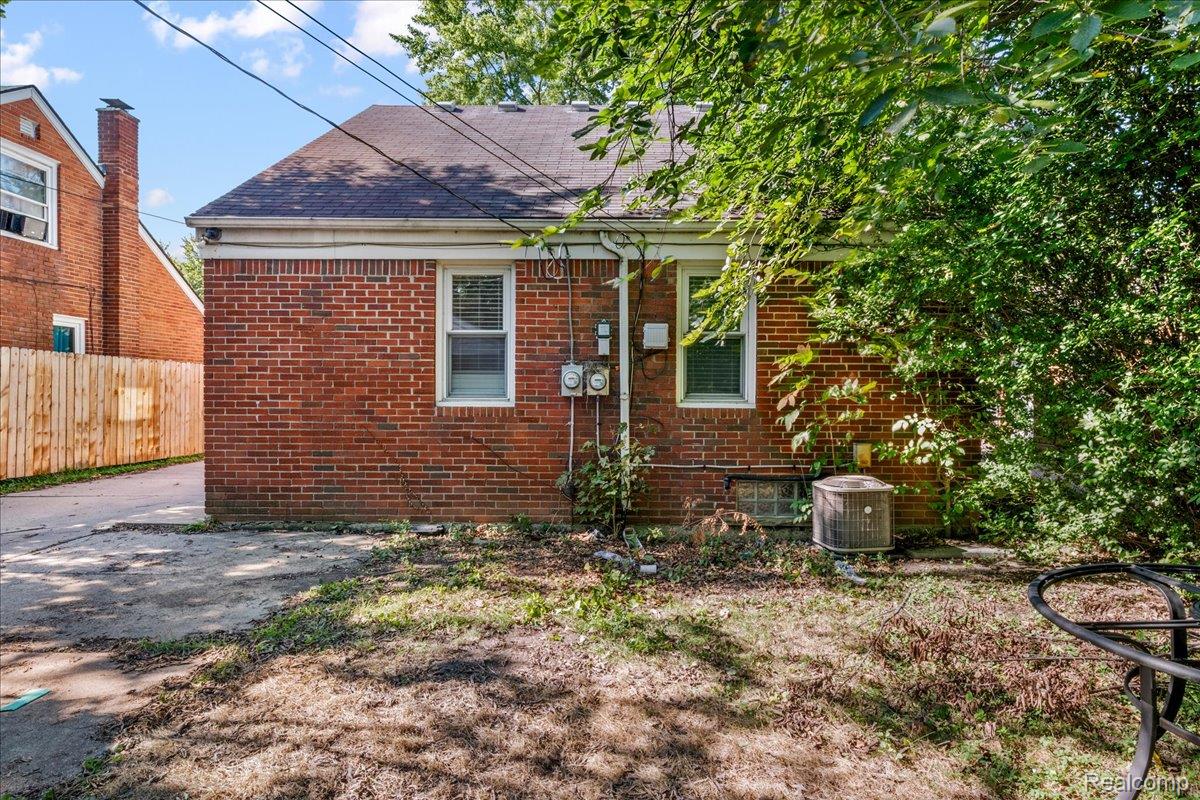 21365 Newcastle Road Property Photo 31