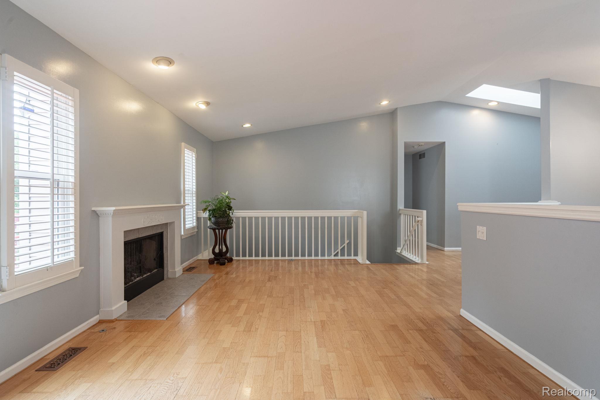 15177 Seeley Drive Property Photo 6