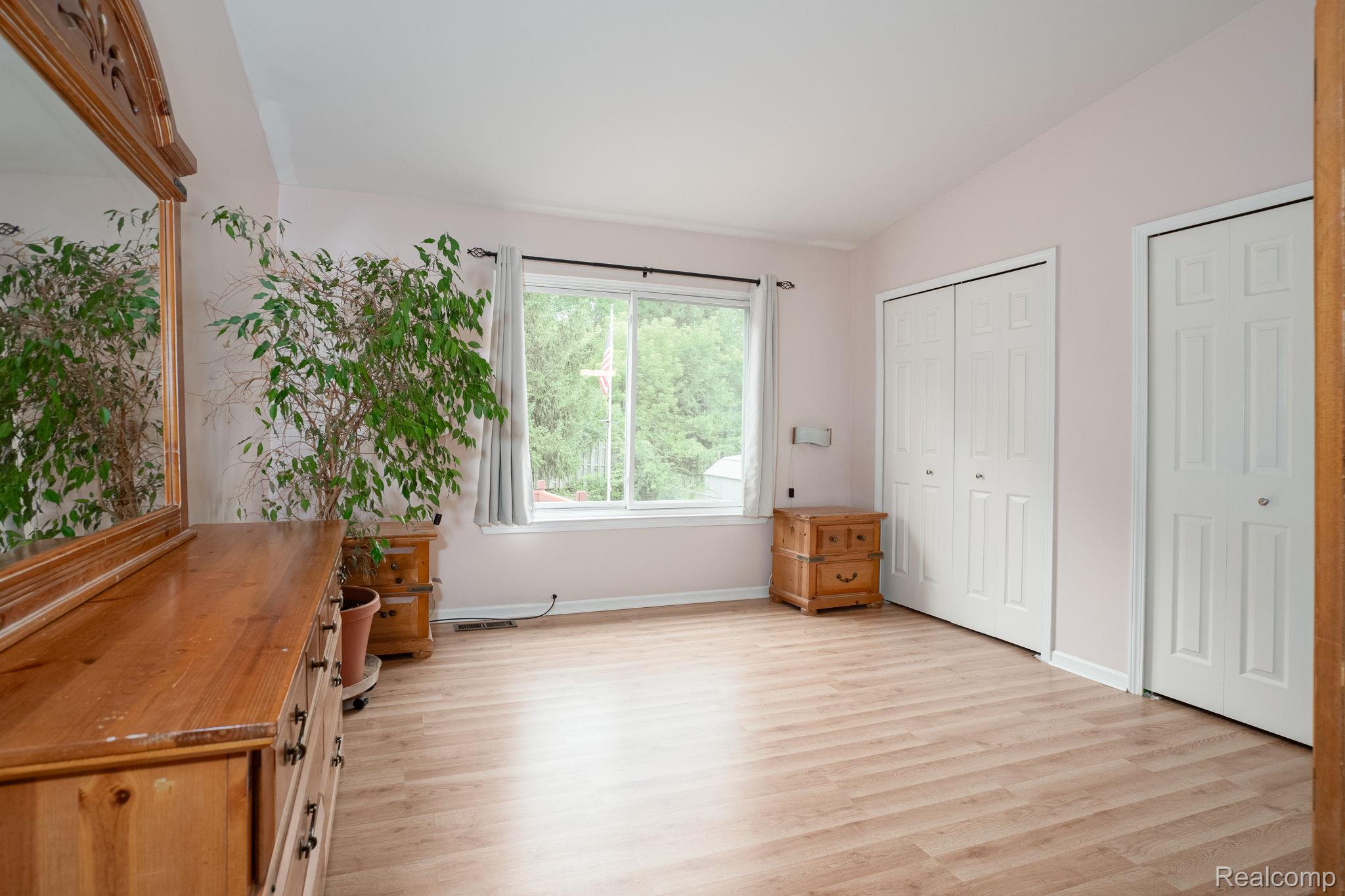 15177 Seeley Drive Property Photo 10