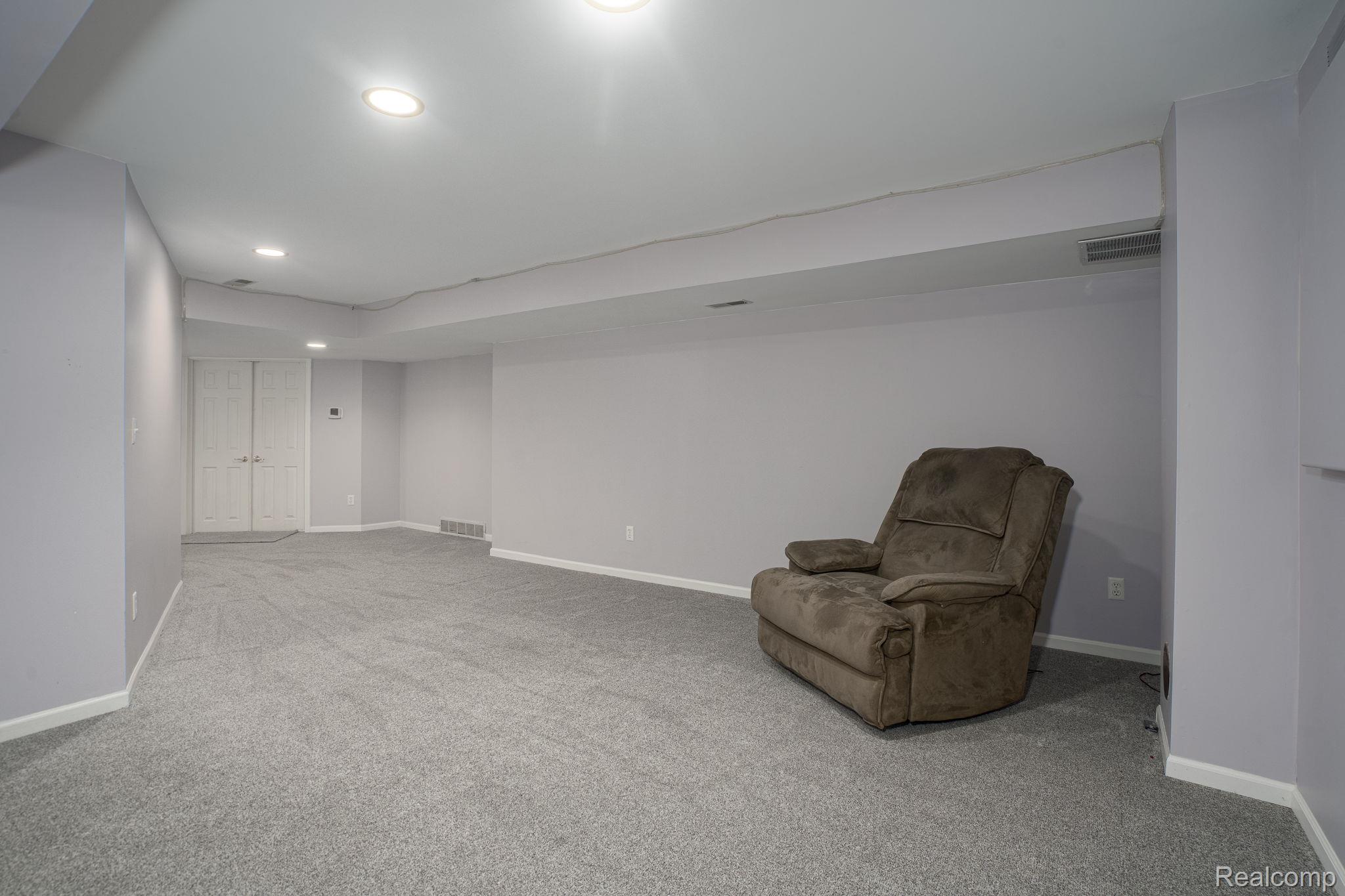15177 Seeley Drive Property Photo 22