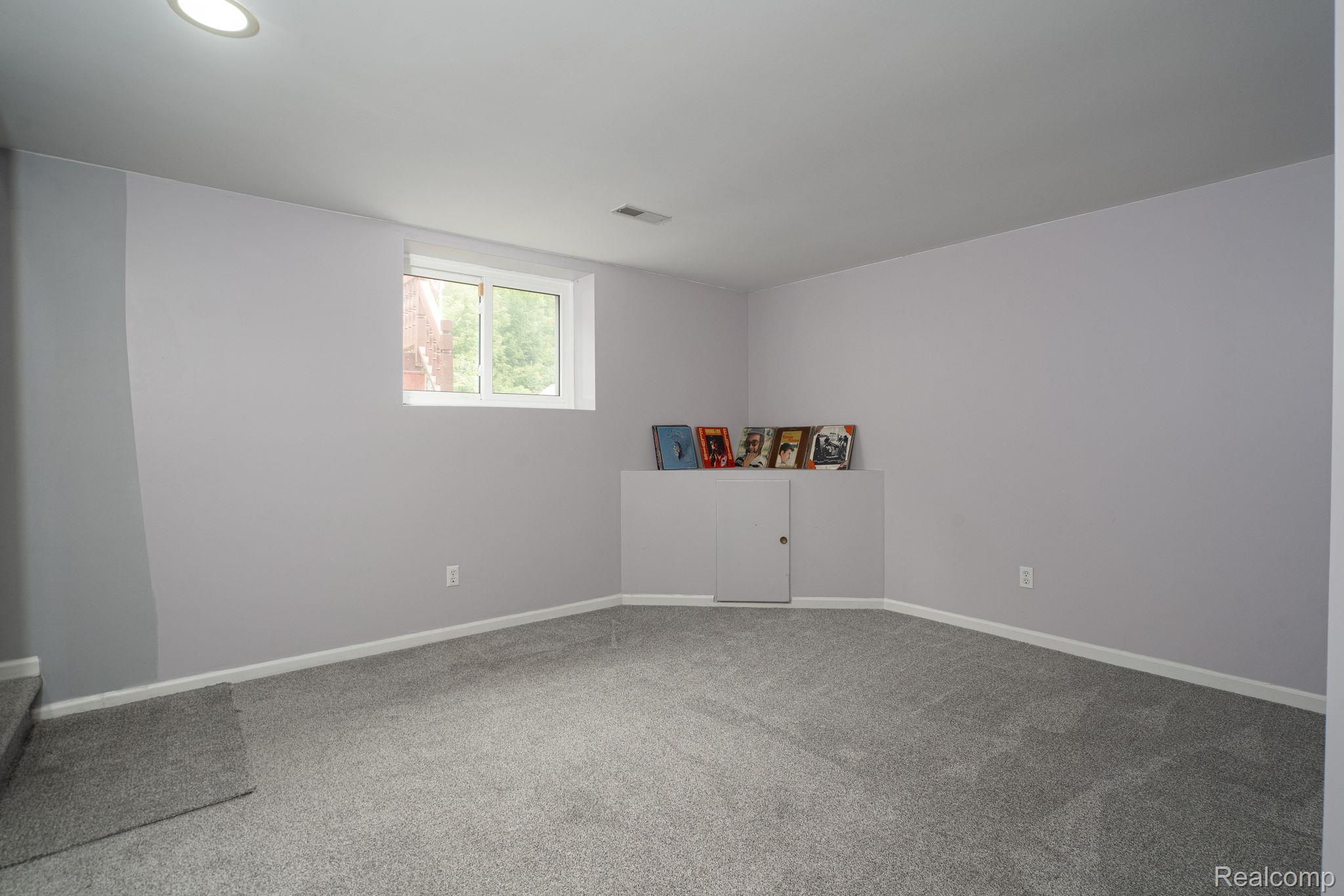 15177 Seeley Drive Property Photo 23