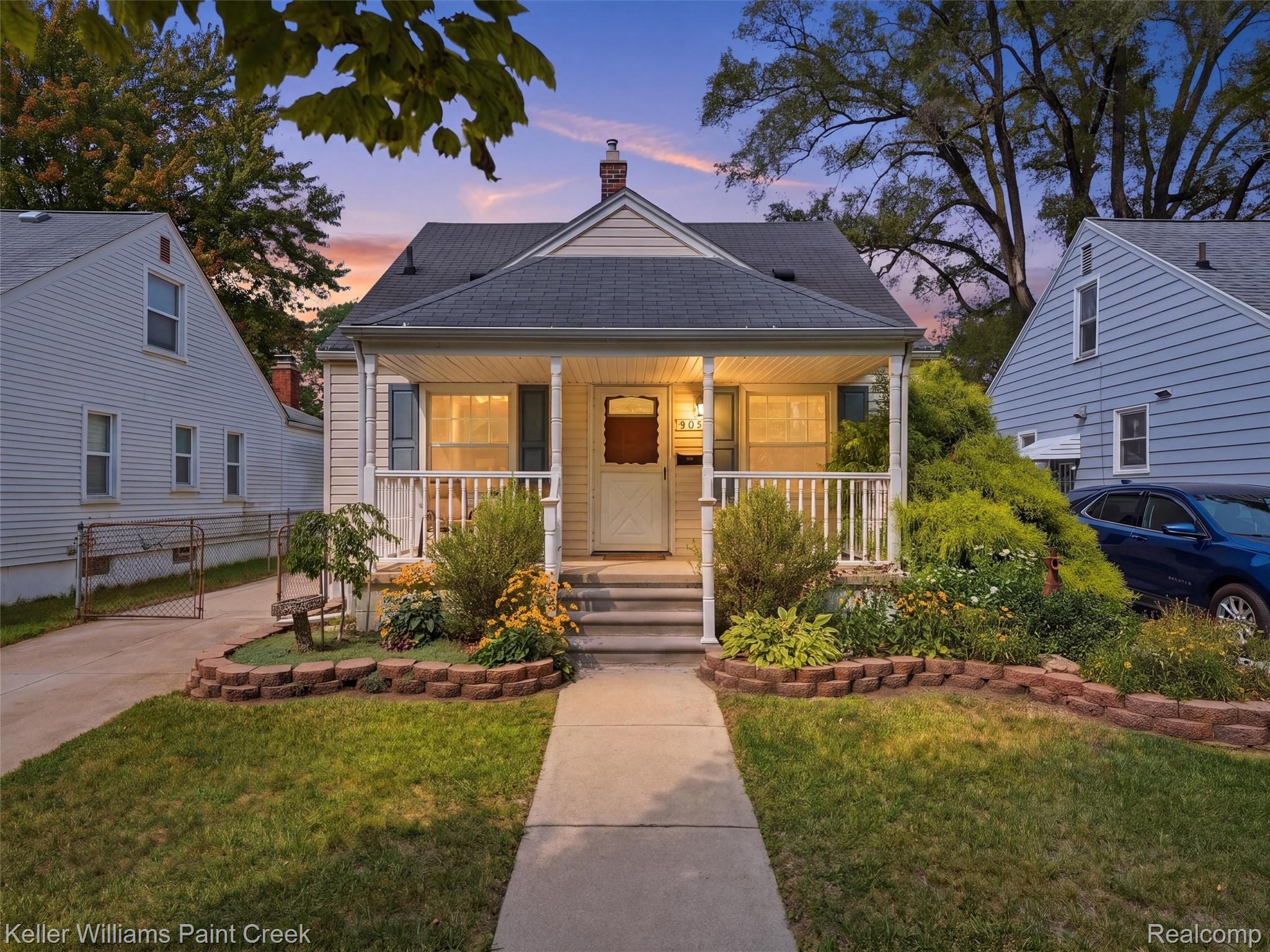 905 N Kenwood Avenue Property Photo 1