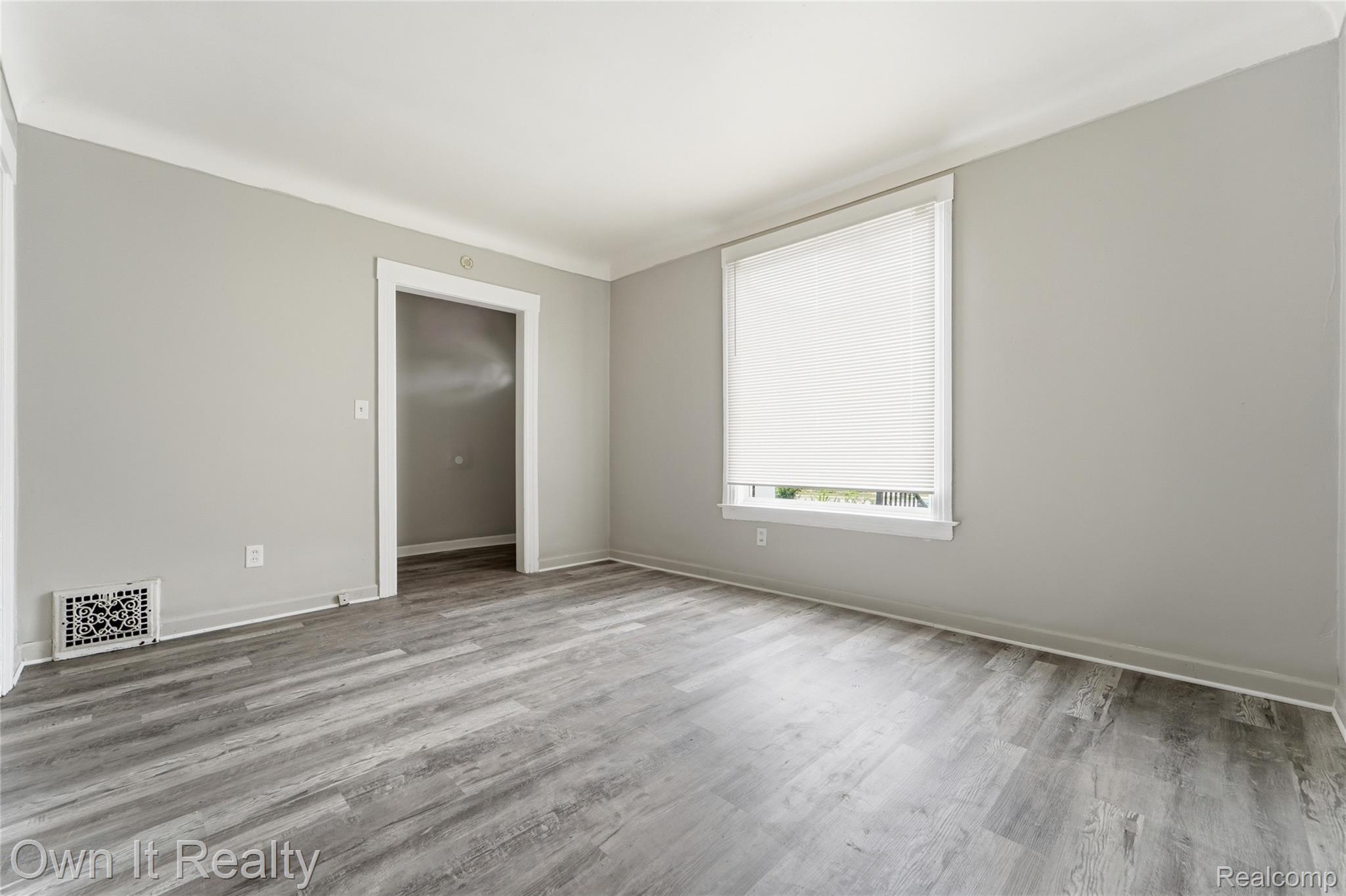 14761 Stephens Drive Property Photo 6