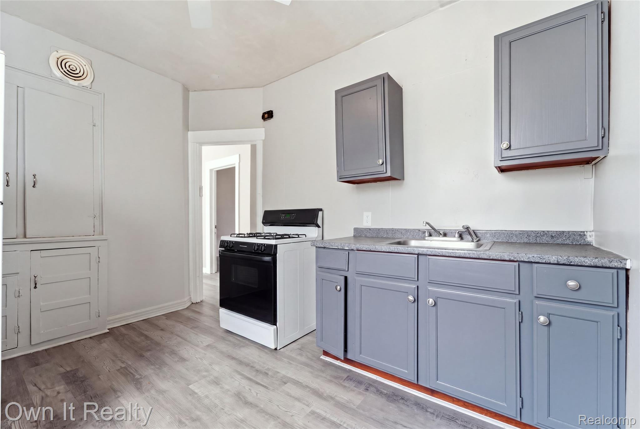 14761 Stephens Drive Property Photo 13