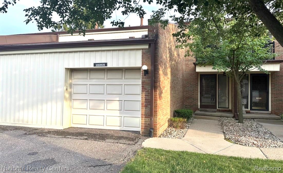 18268 University Park Drive Property Photo 1