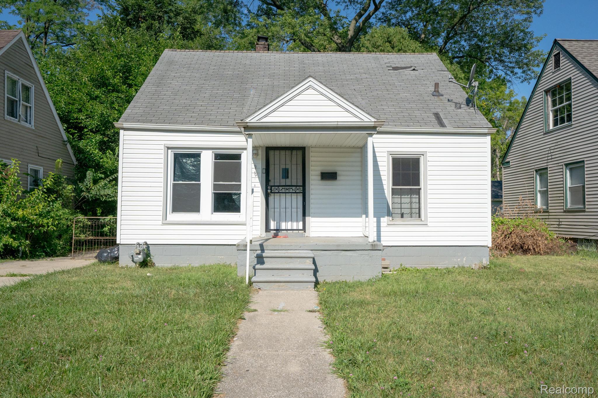 9637 Auburn Street Property Photo 1