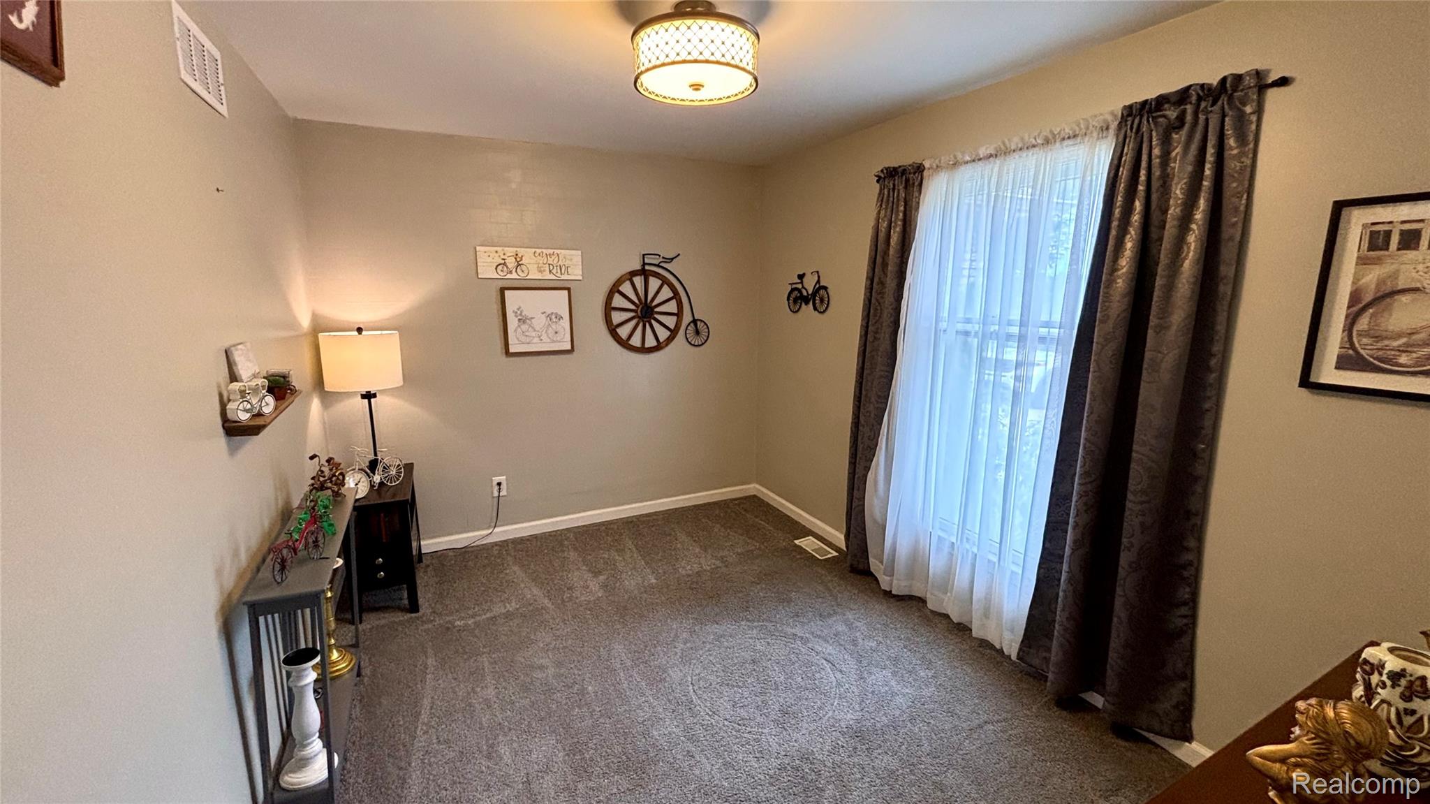 44783 Lake Crest Drive Property Photo 4