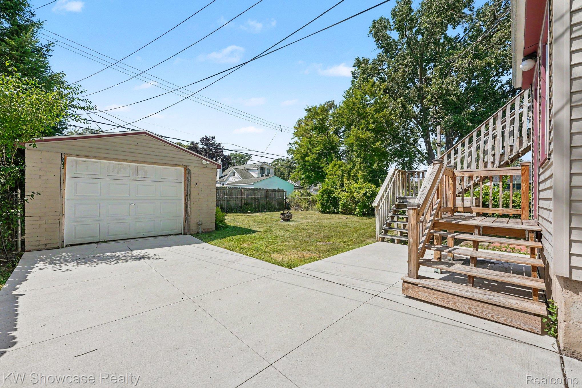 3021 Goodrich Street Property Photo 4