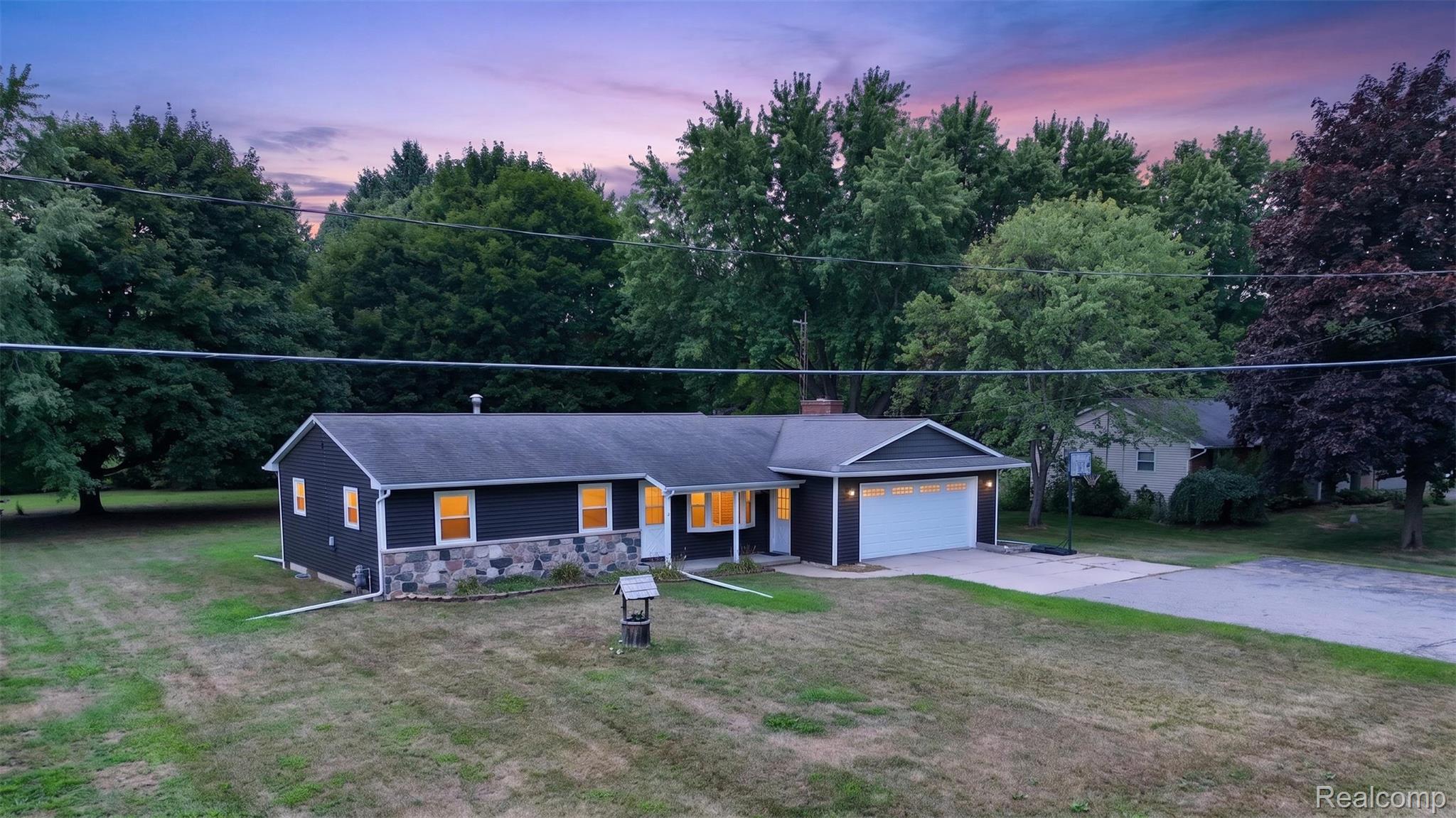 12327 N Jennings Road Property Photo 1