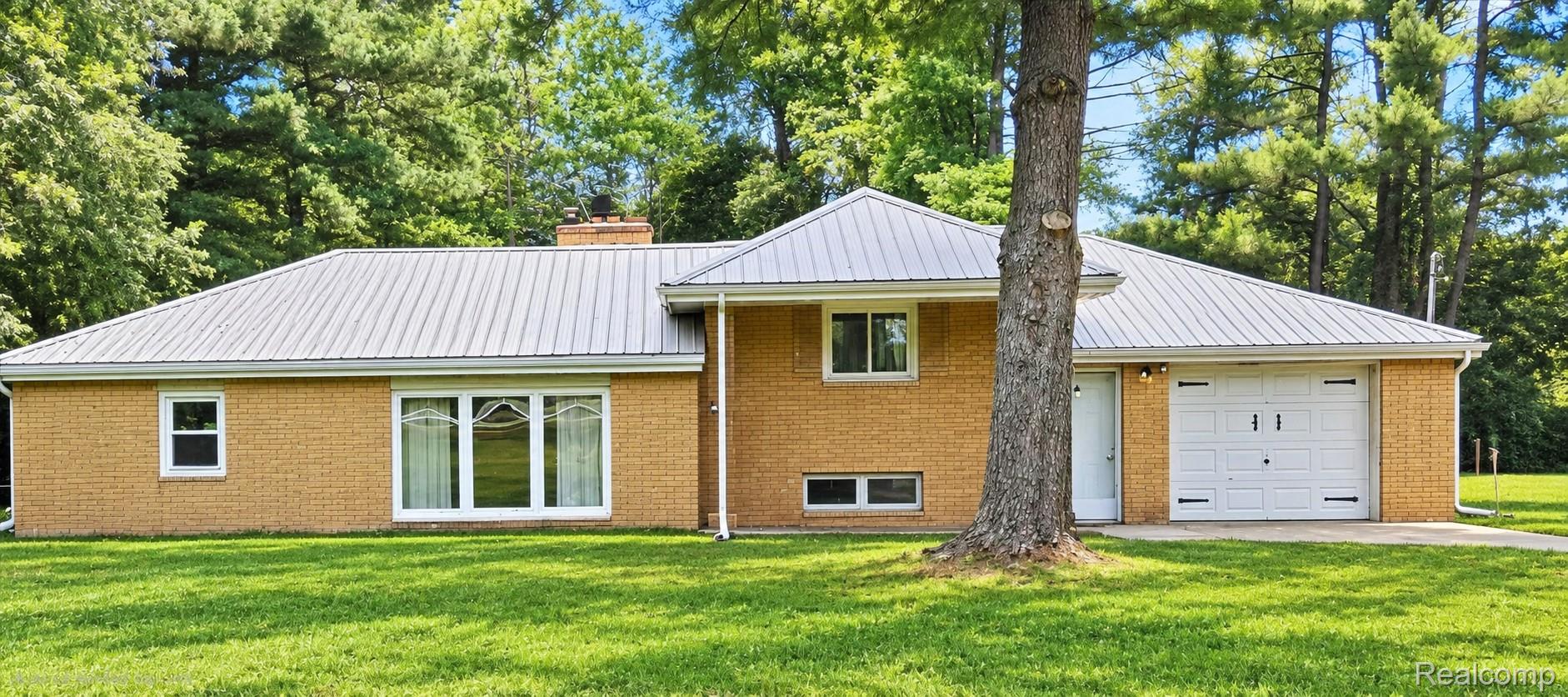 9384 Birch Run Road Property Photo 1
