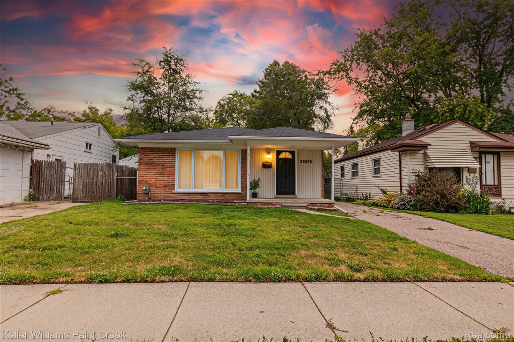 24876 Dale Avenue Property Photo 1