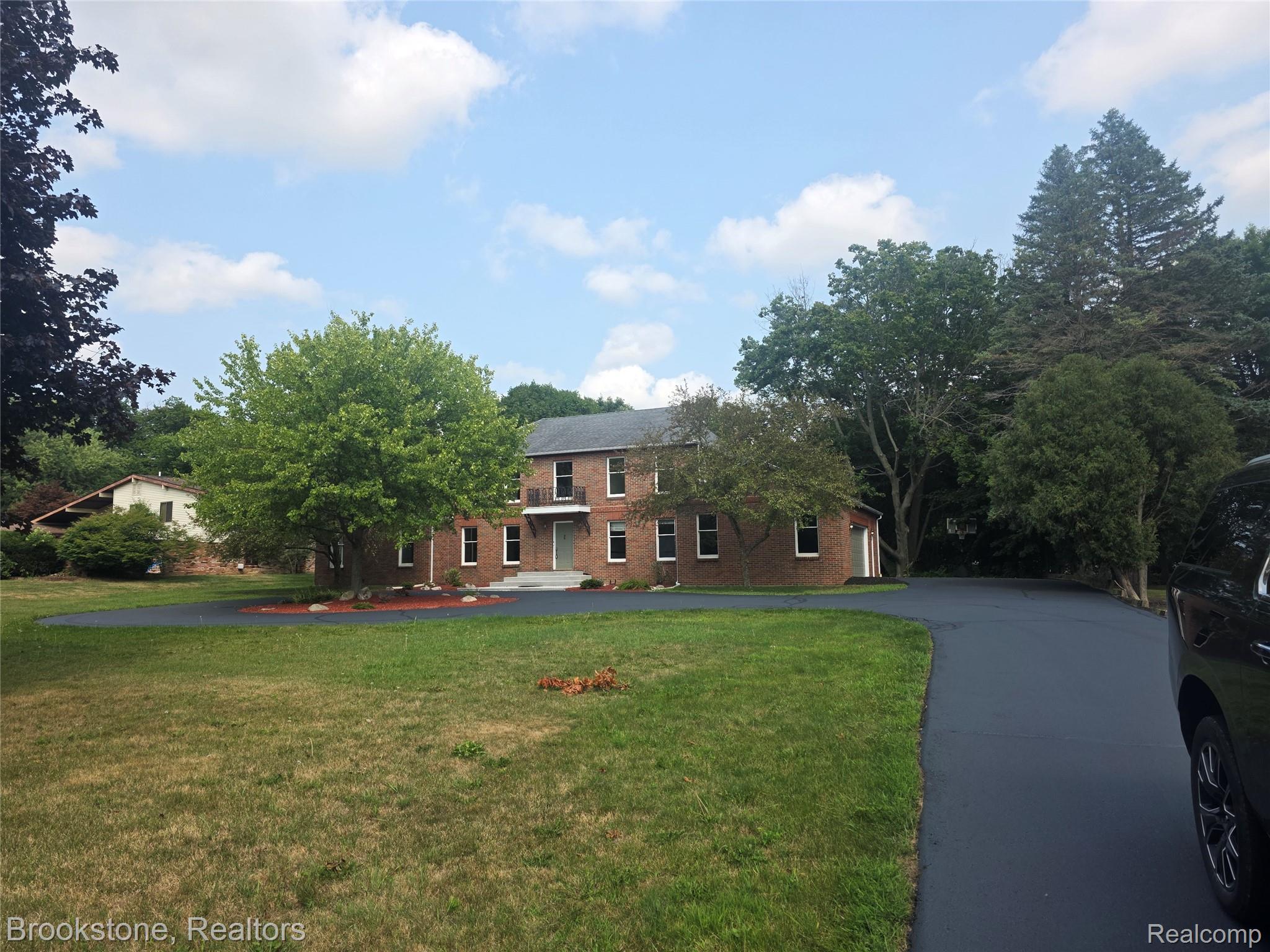 1210 Springborrow Drive Property Photo 1