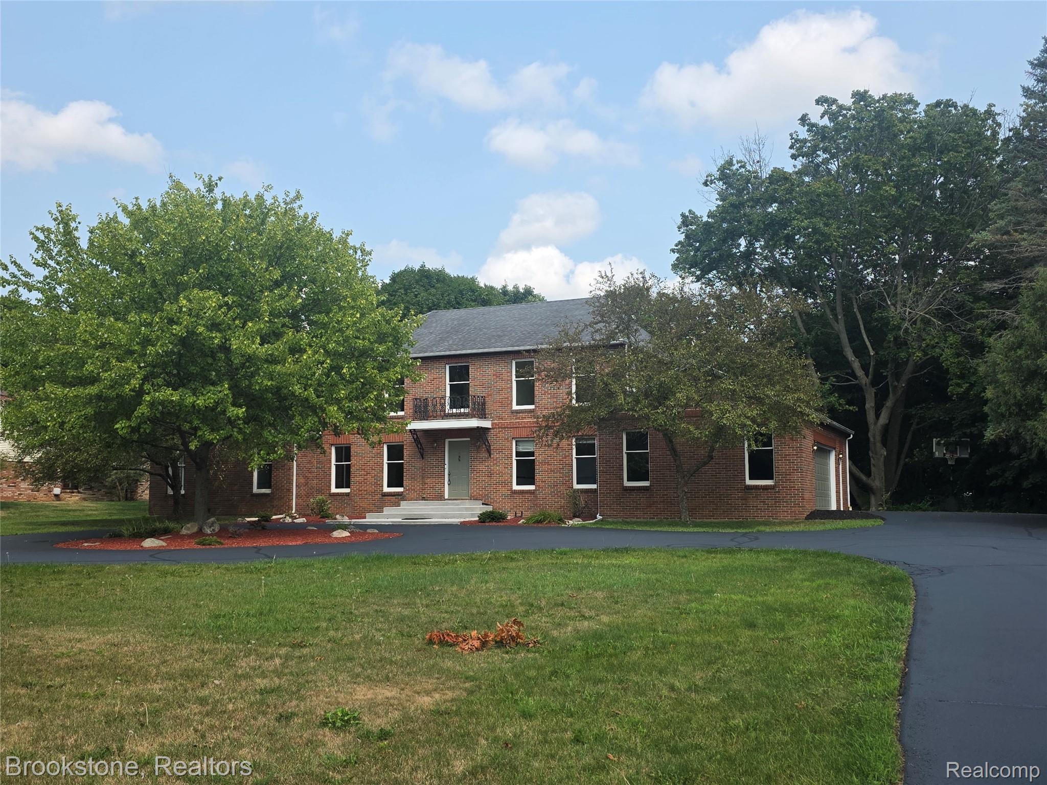 1210 Springborrow Drive Property Photo 2