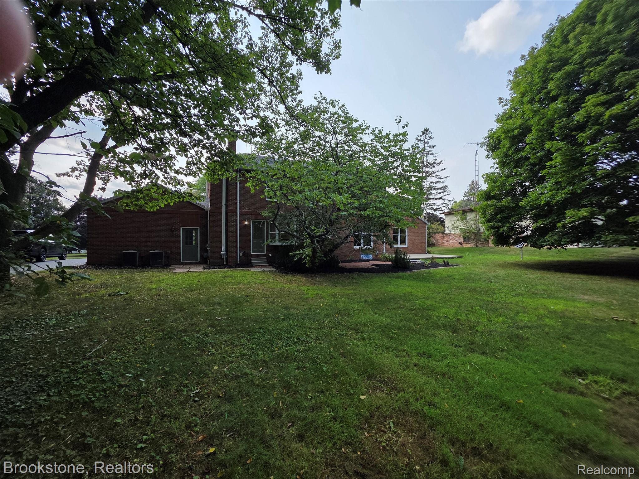 1210 Springborrow Drive Property Photo 4