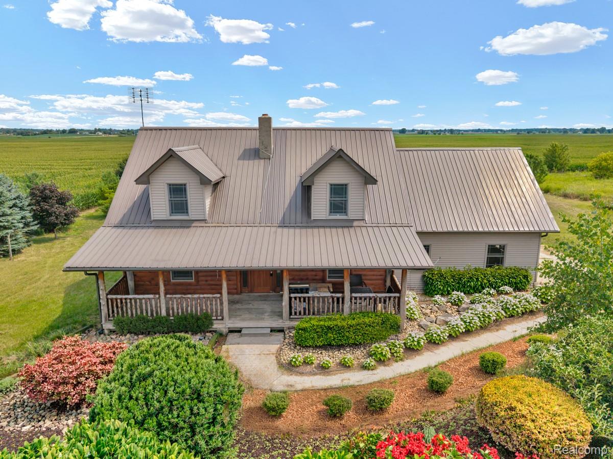 7252 Gosline Road Property Photo 1
