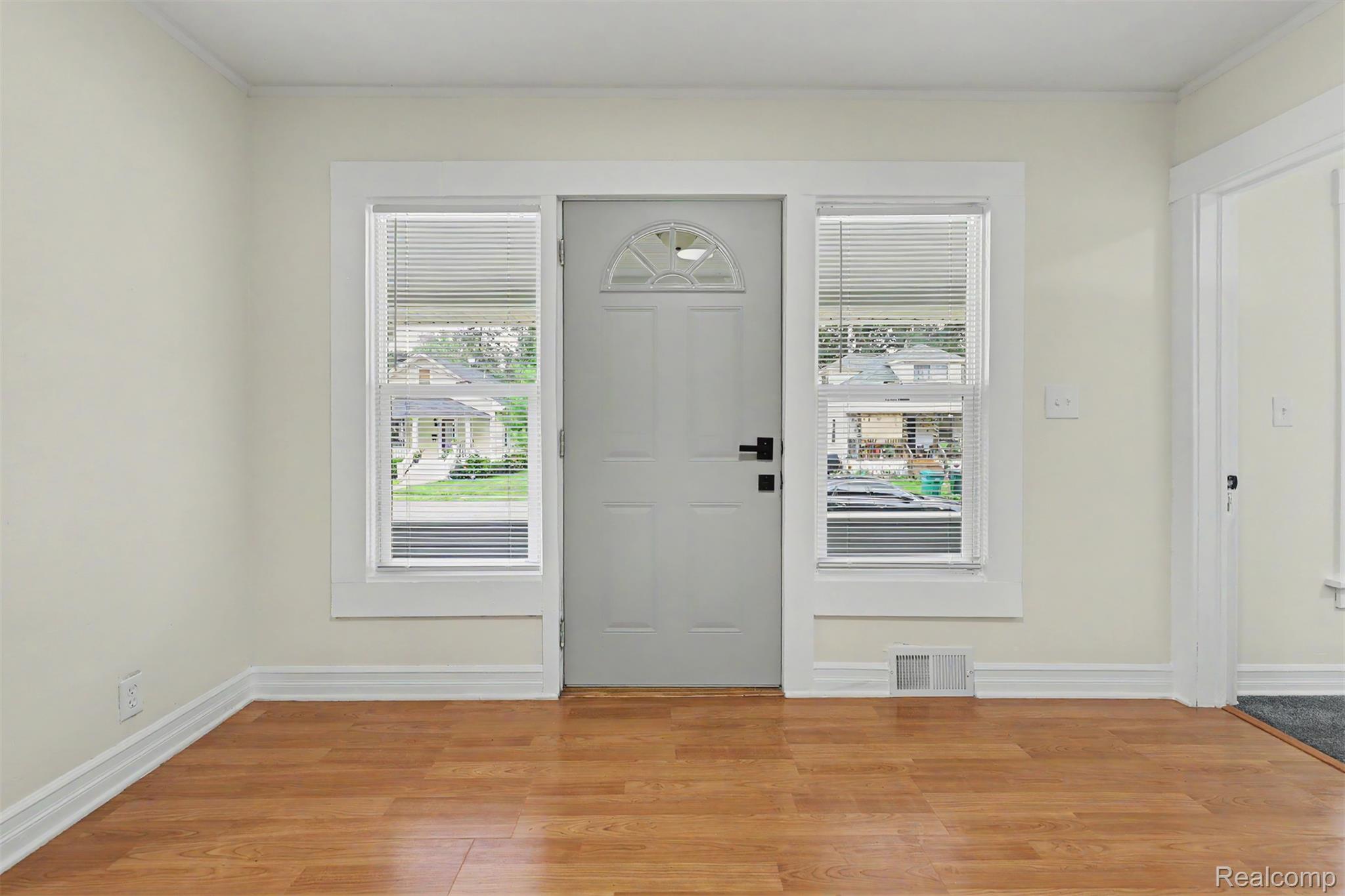2102 Forest Avenue Property Photo 9