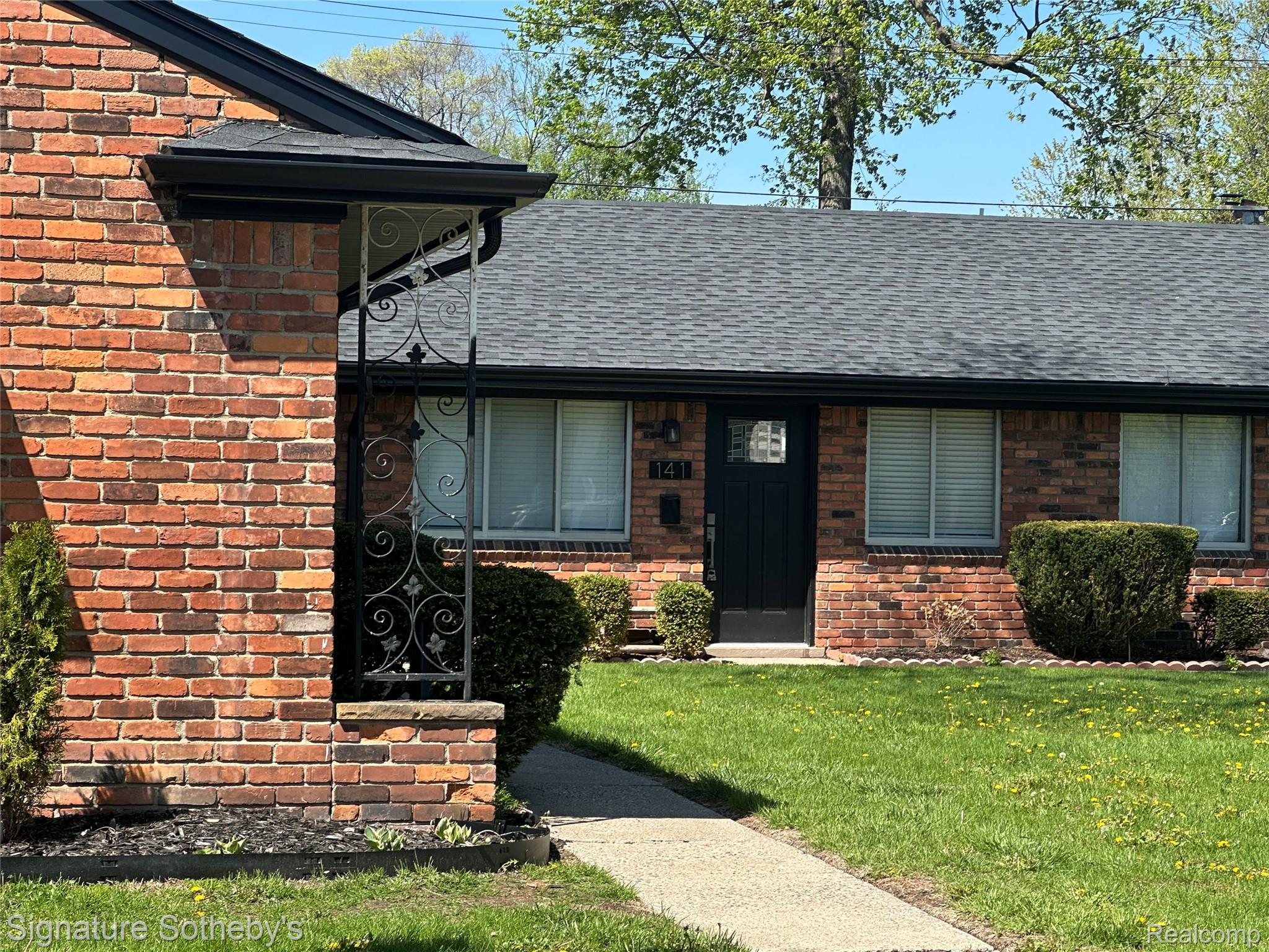 141 Ardmore Drive Property Photo 2