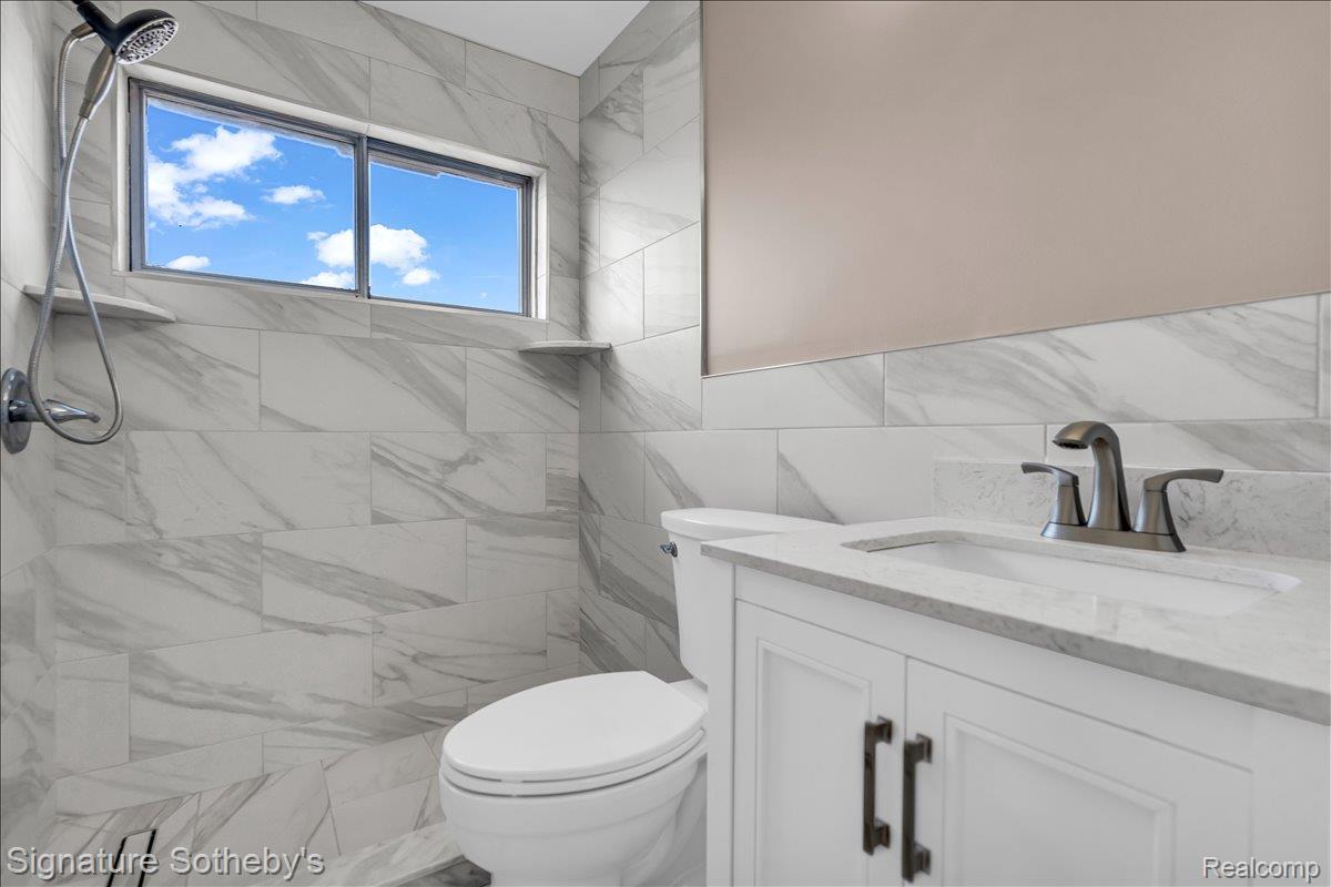 141 Ardmore Drive Property Photo 16