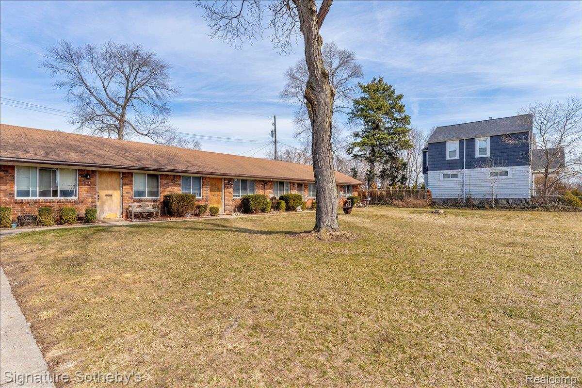 141 Ardmore Drive Property Photo 17