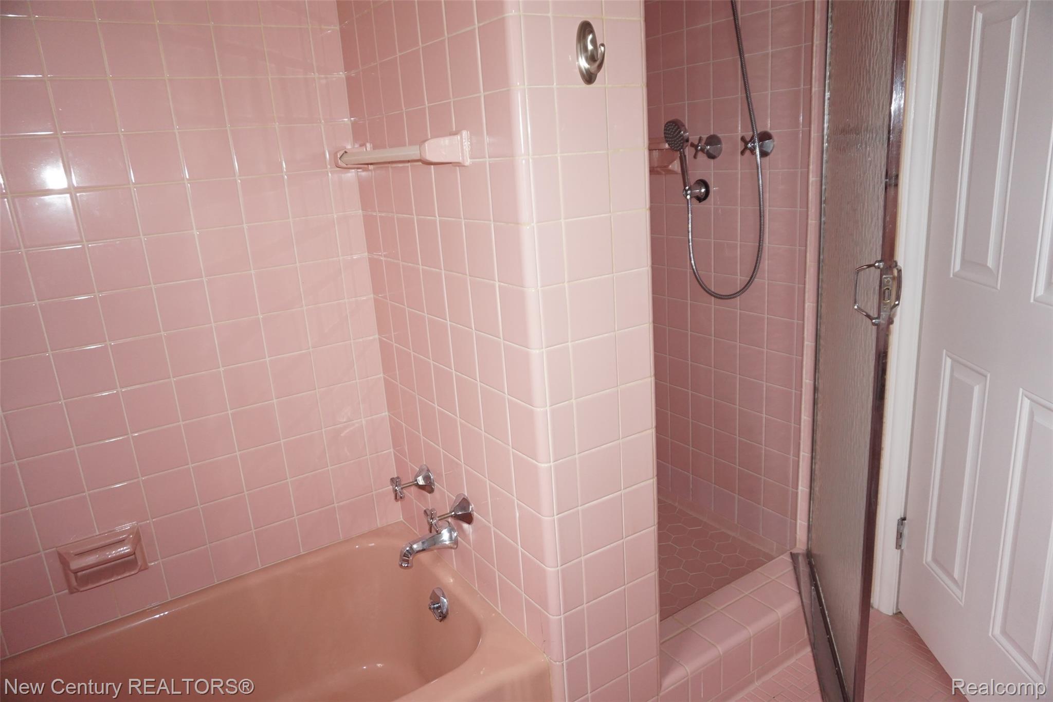 12831 Northfield Boulevard Property Photo 3
