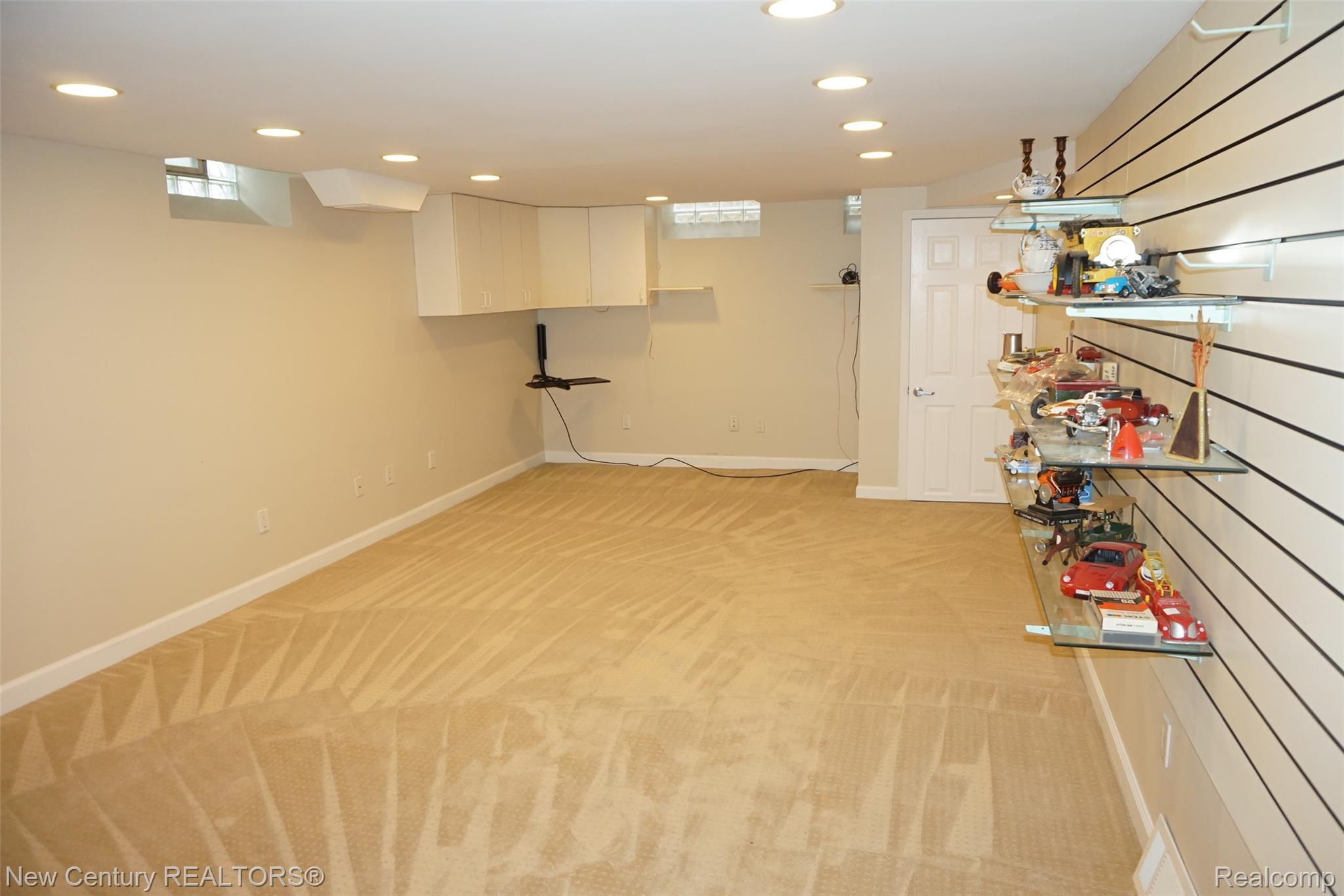 12831 Northfield Boulevard Property Photo 8
