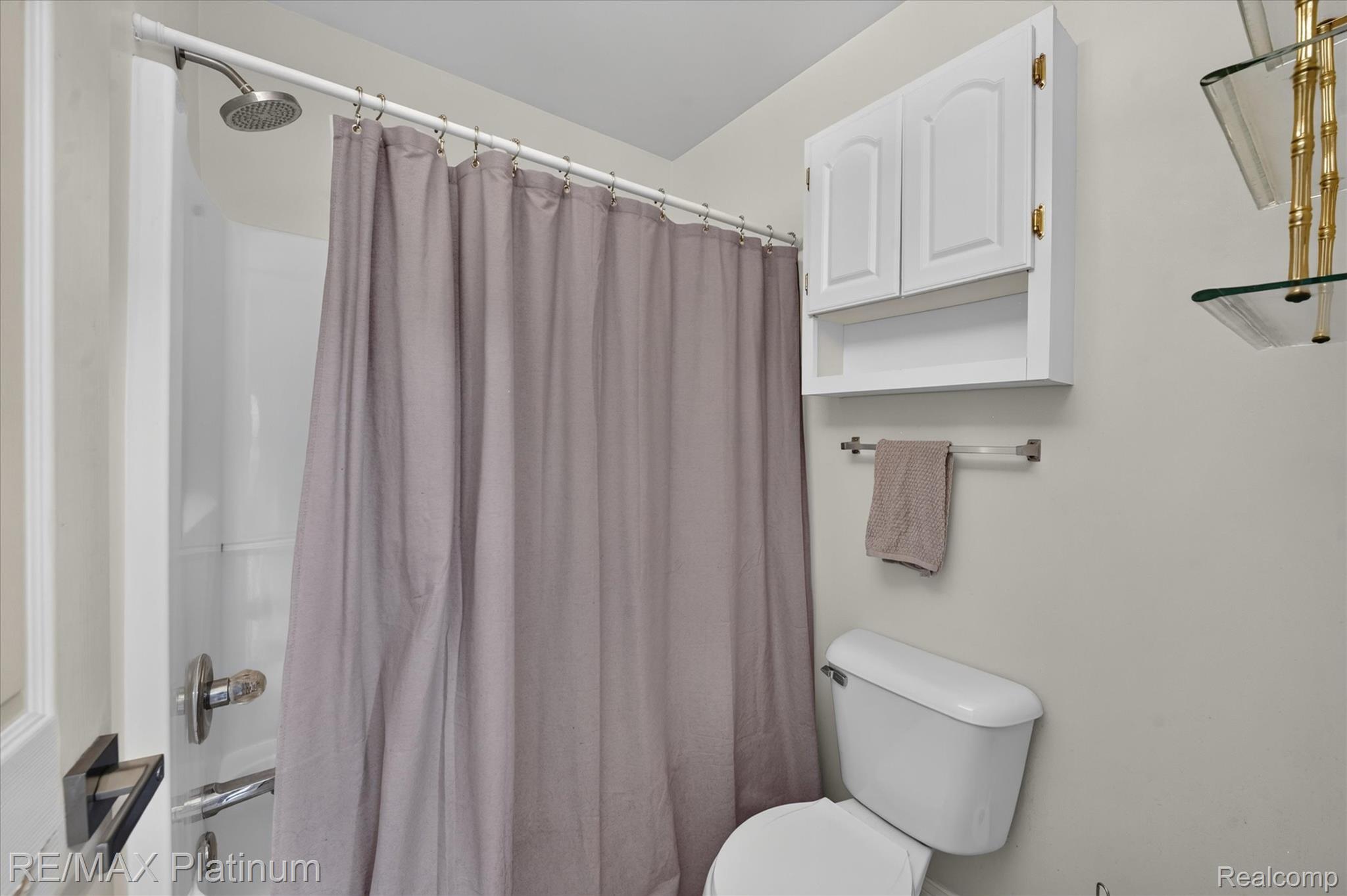 355 Springwell Lane Property Photo 14