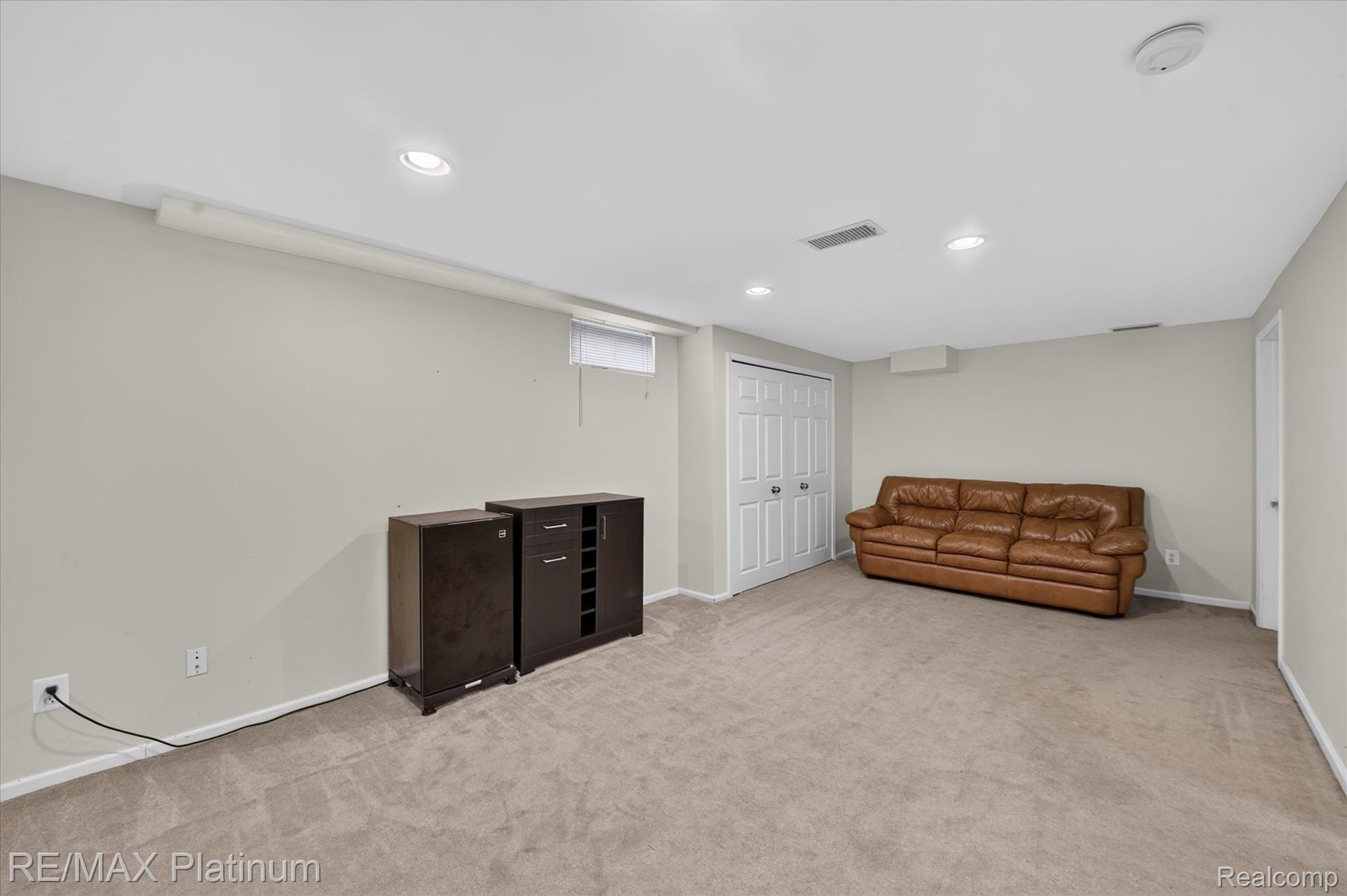 355 Springwell Lane Property Photo 17