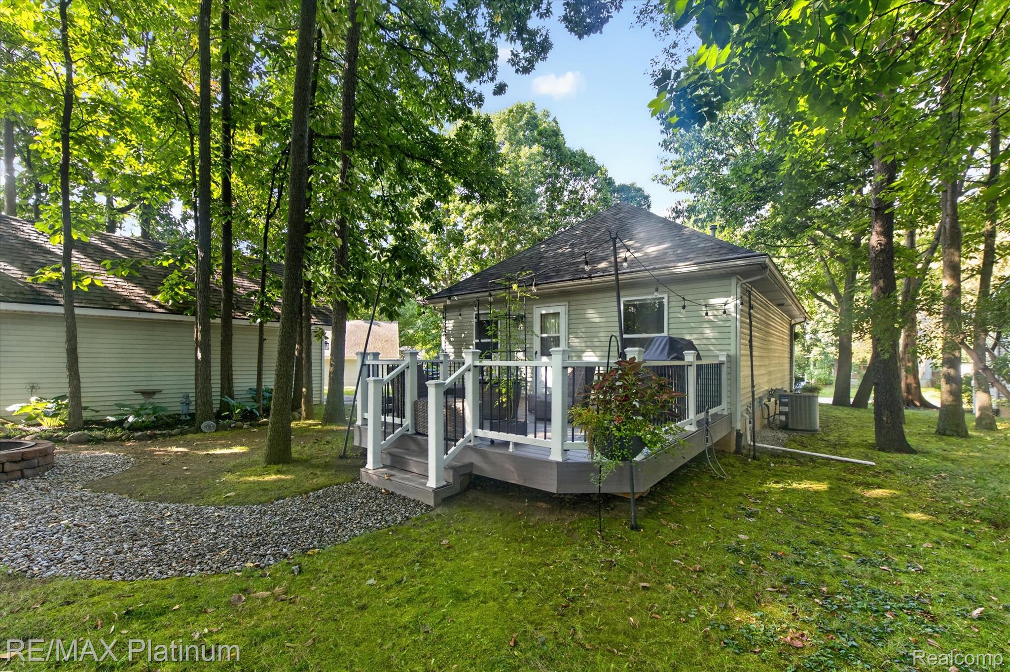 355 Springwell Lane Property Photo 26