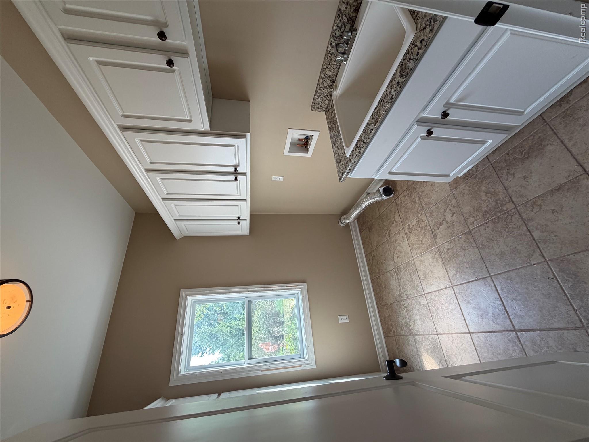 7876 Donegal Court Property Photo 13