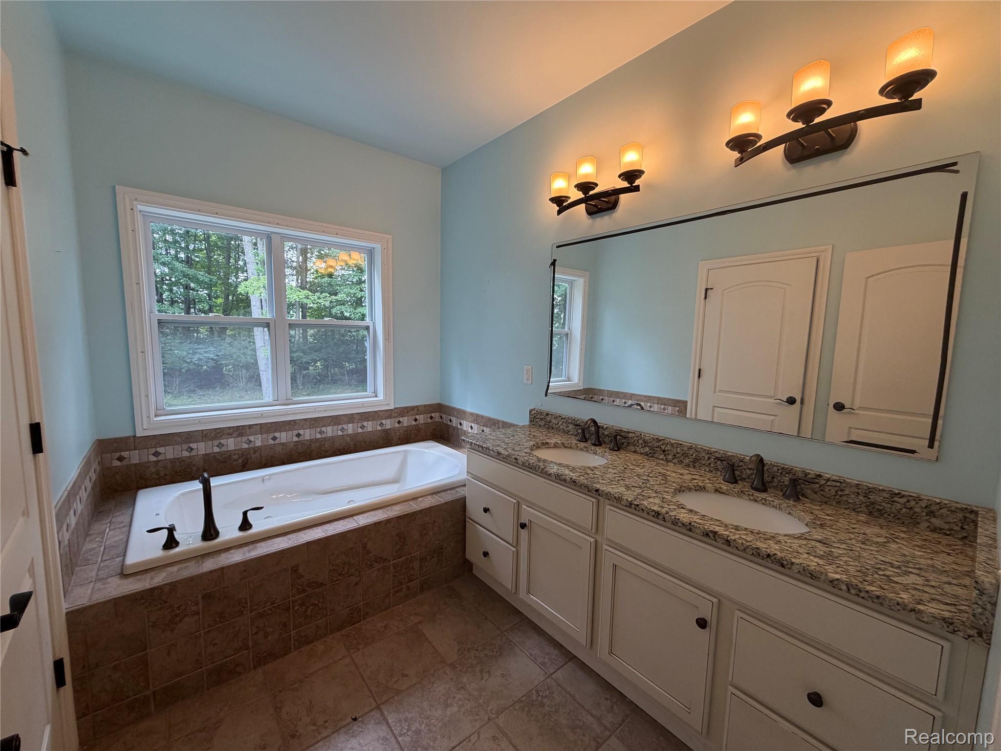7876 Donegal Court Property Photo 15