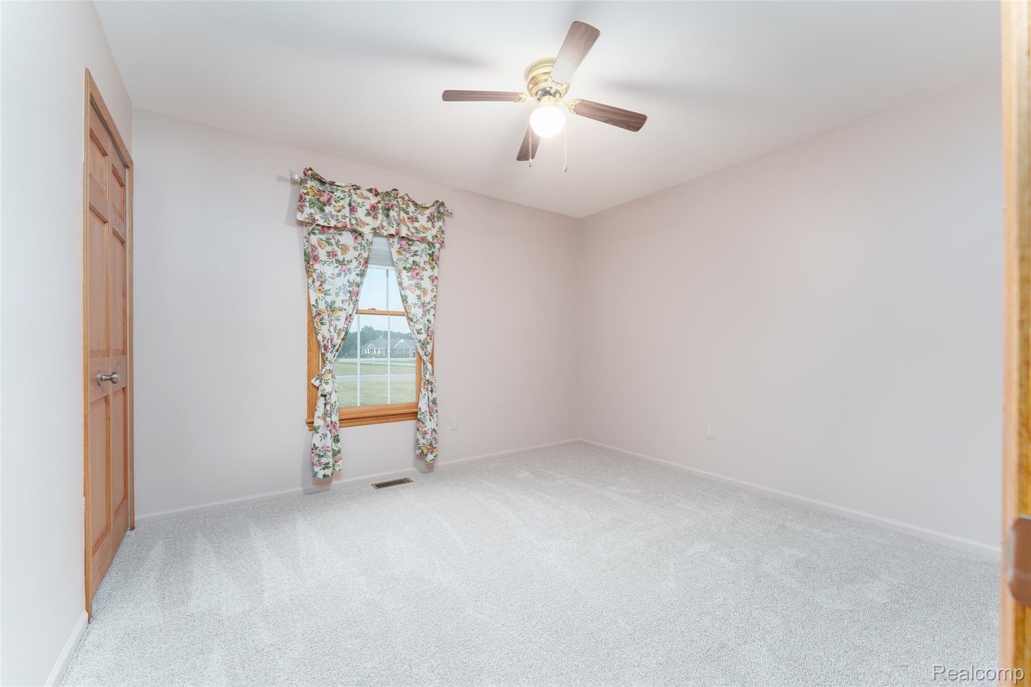 1188 Maxfield Road Property Photo 12