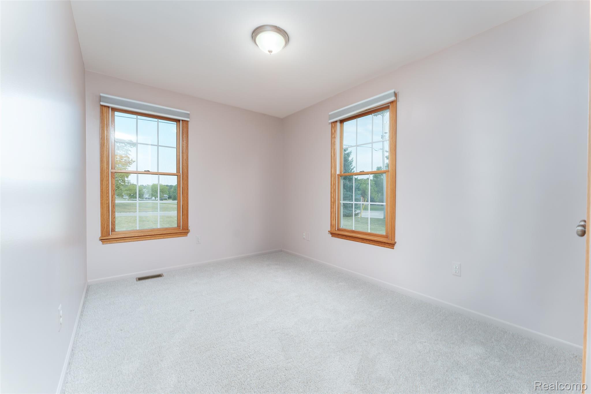 1188 Maxfield Road Property Photo 14