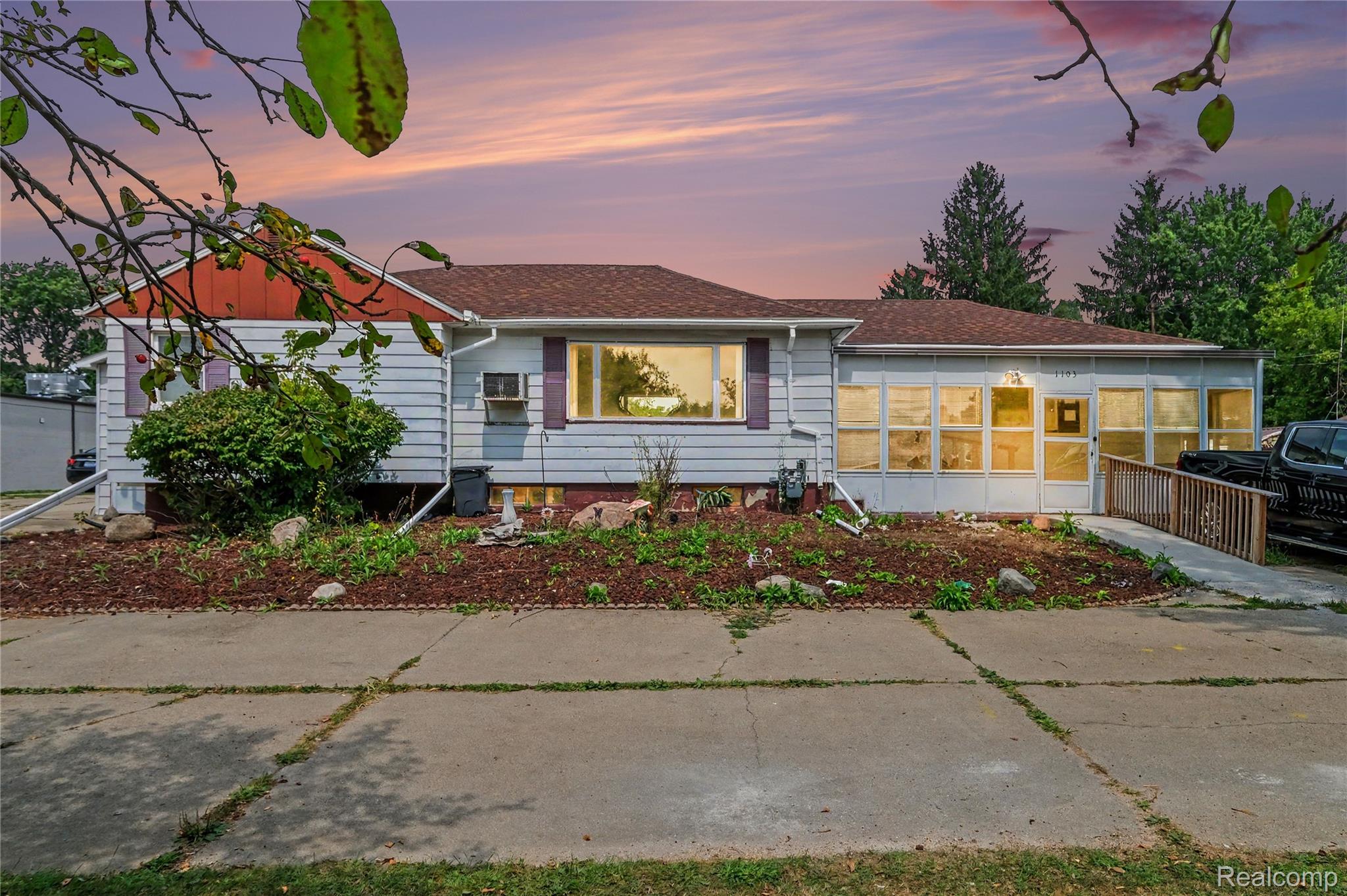 1103 E Bristol Road Property Photo 1