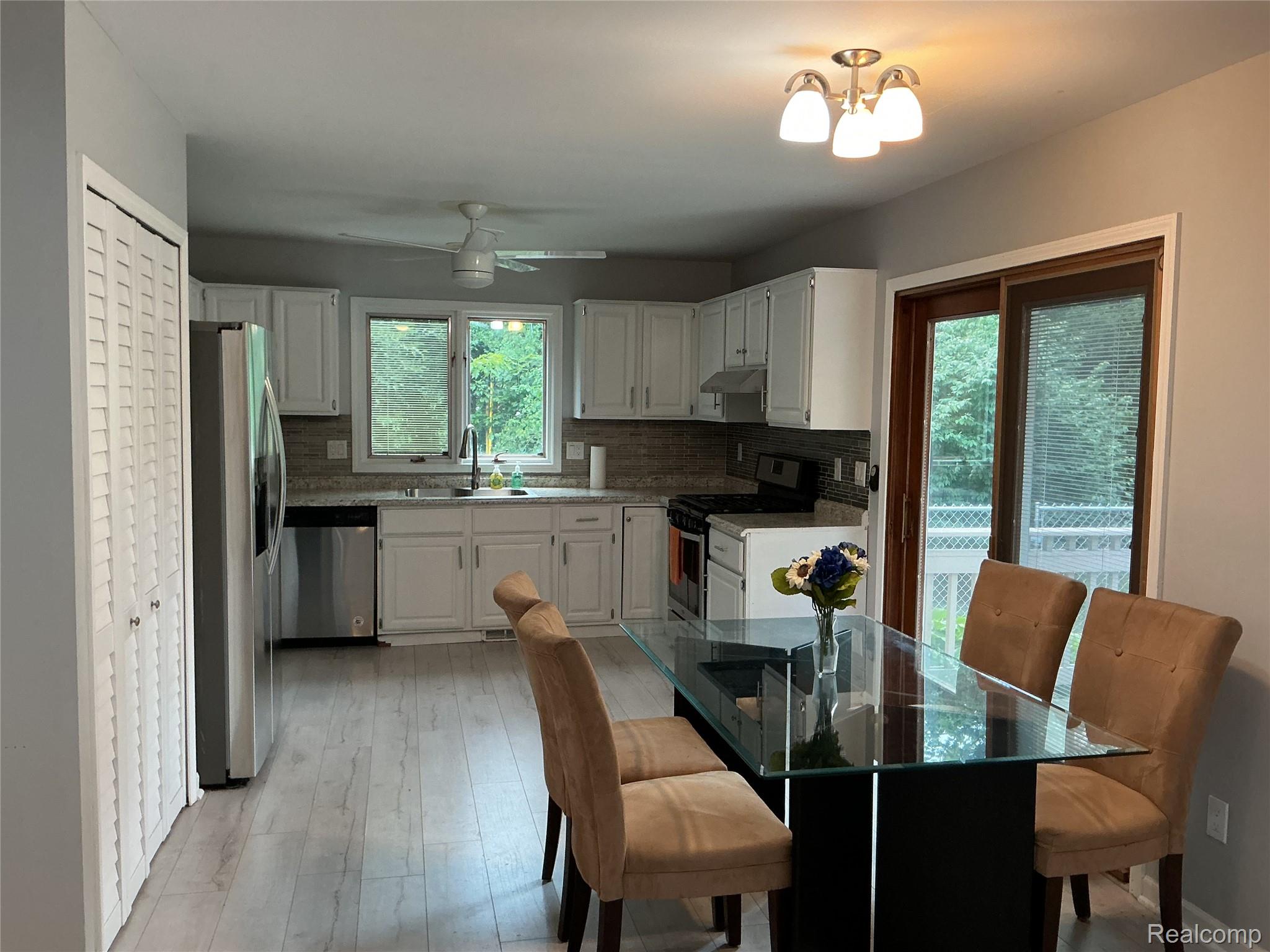 1580 Carthage Property Photo 2