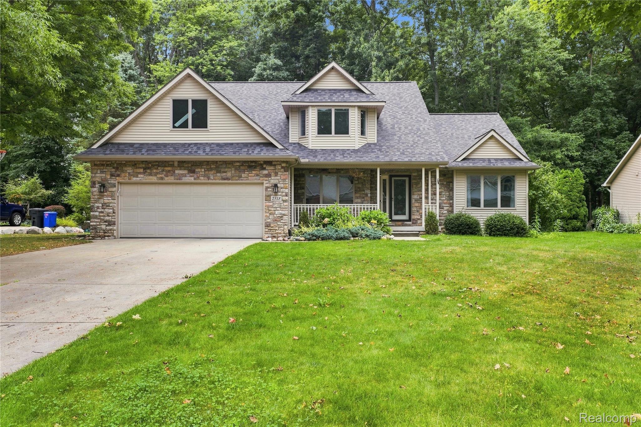 2318 Flagstone Drive Property Photo 1