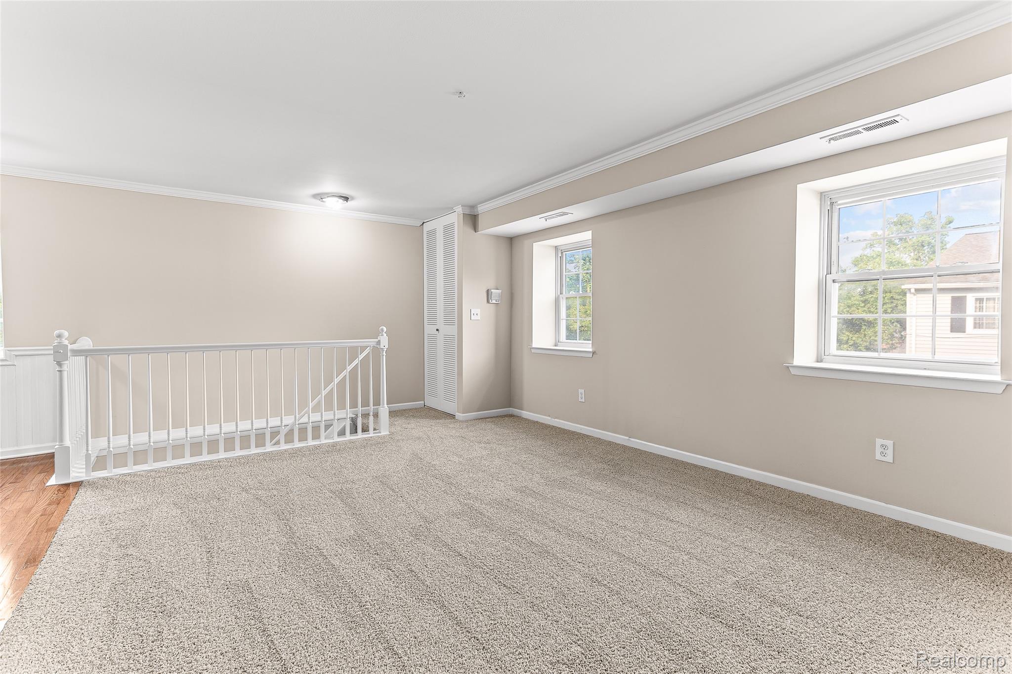 2260 N Hix Road Property Photo 4