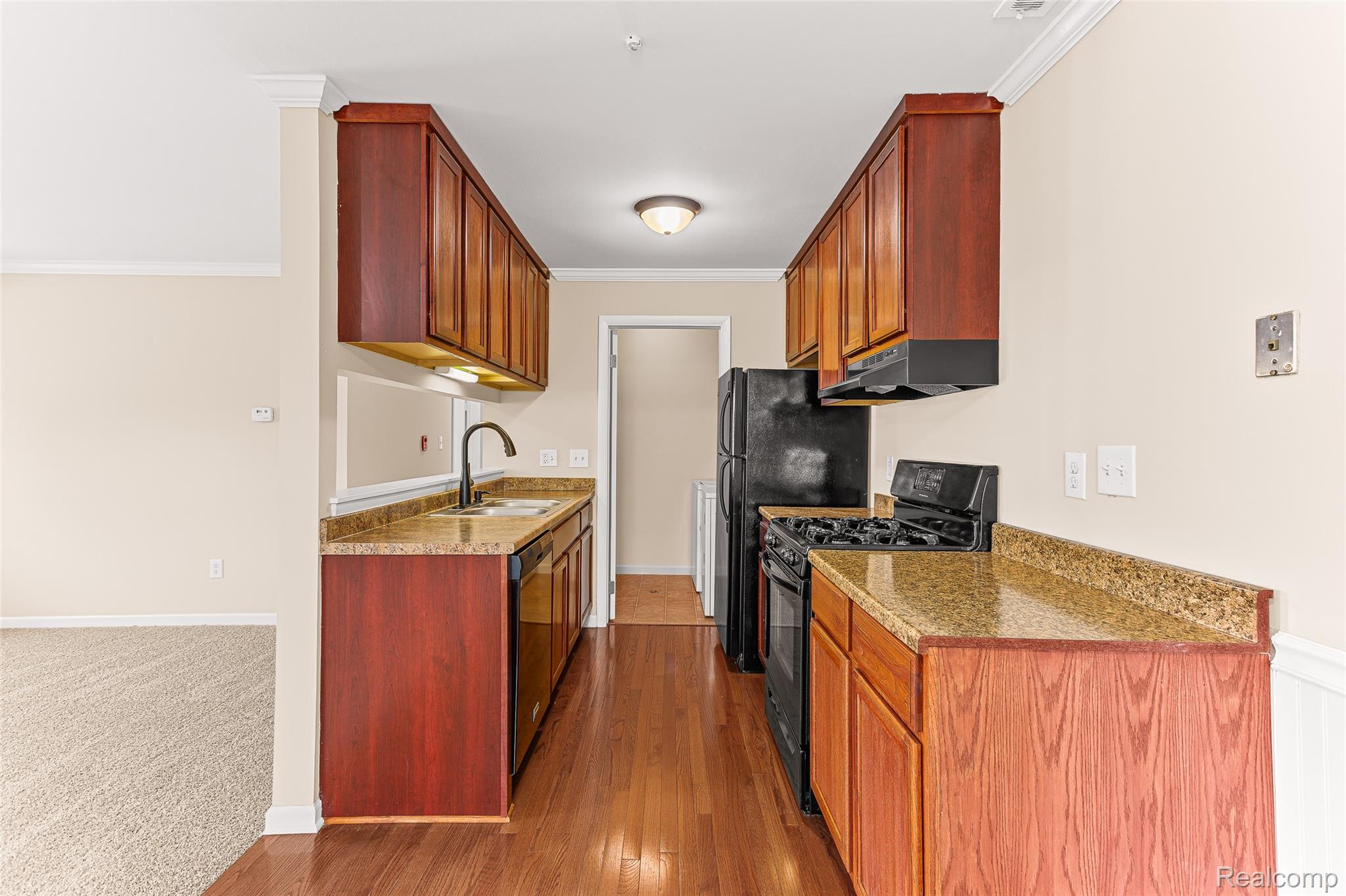 2260 N Hix Road Property Photo 11
