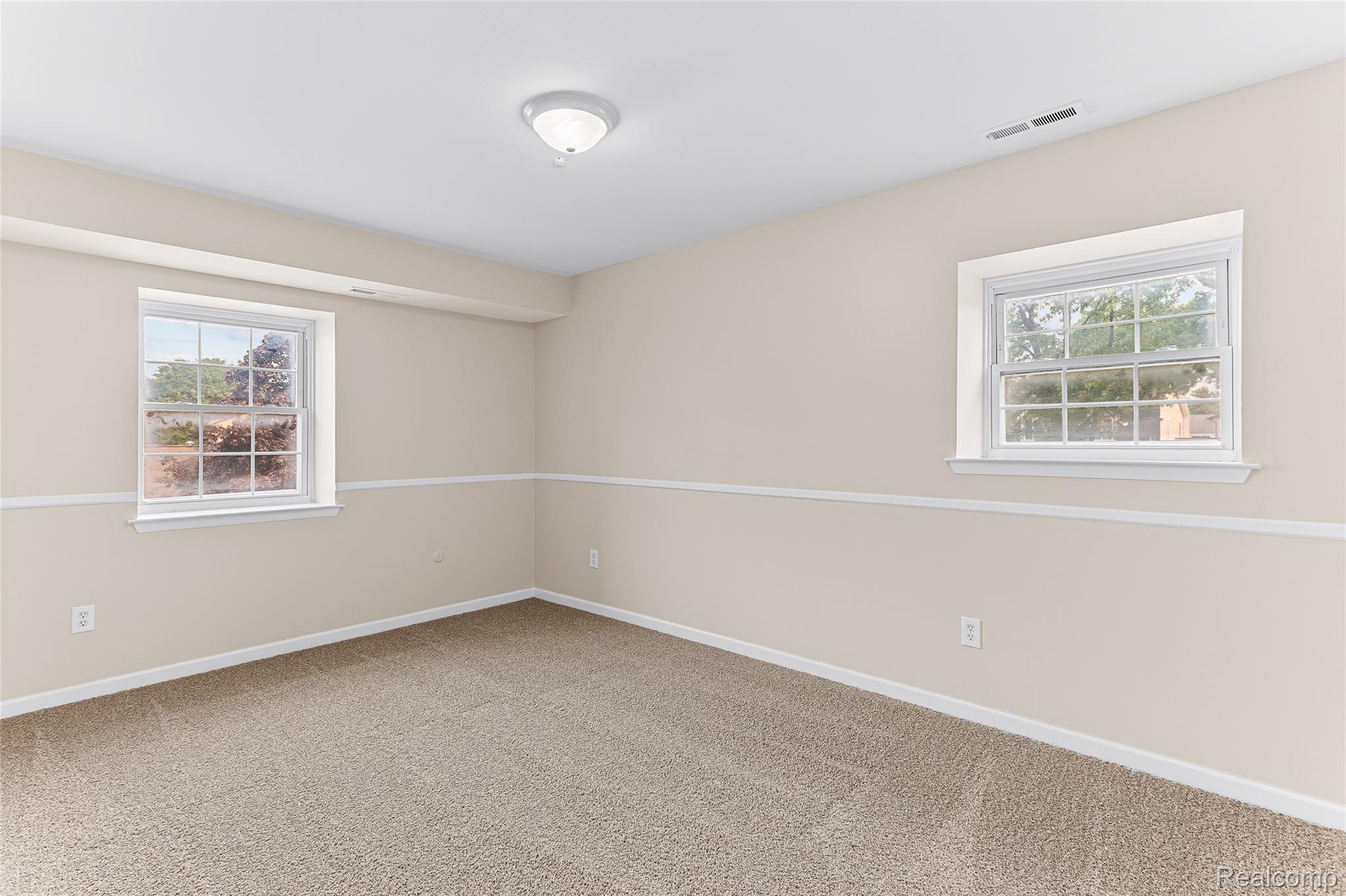 2260 N Hix Road Property Photo 15