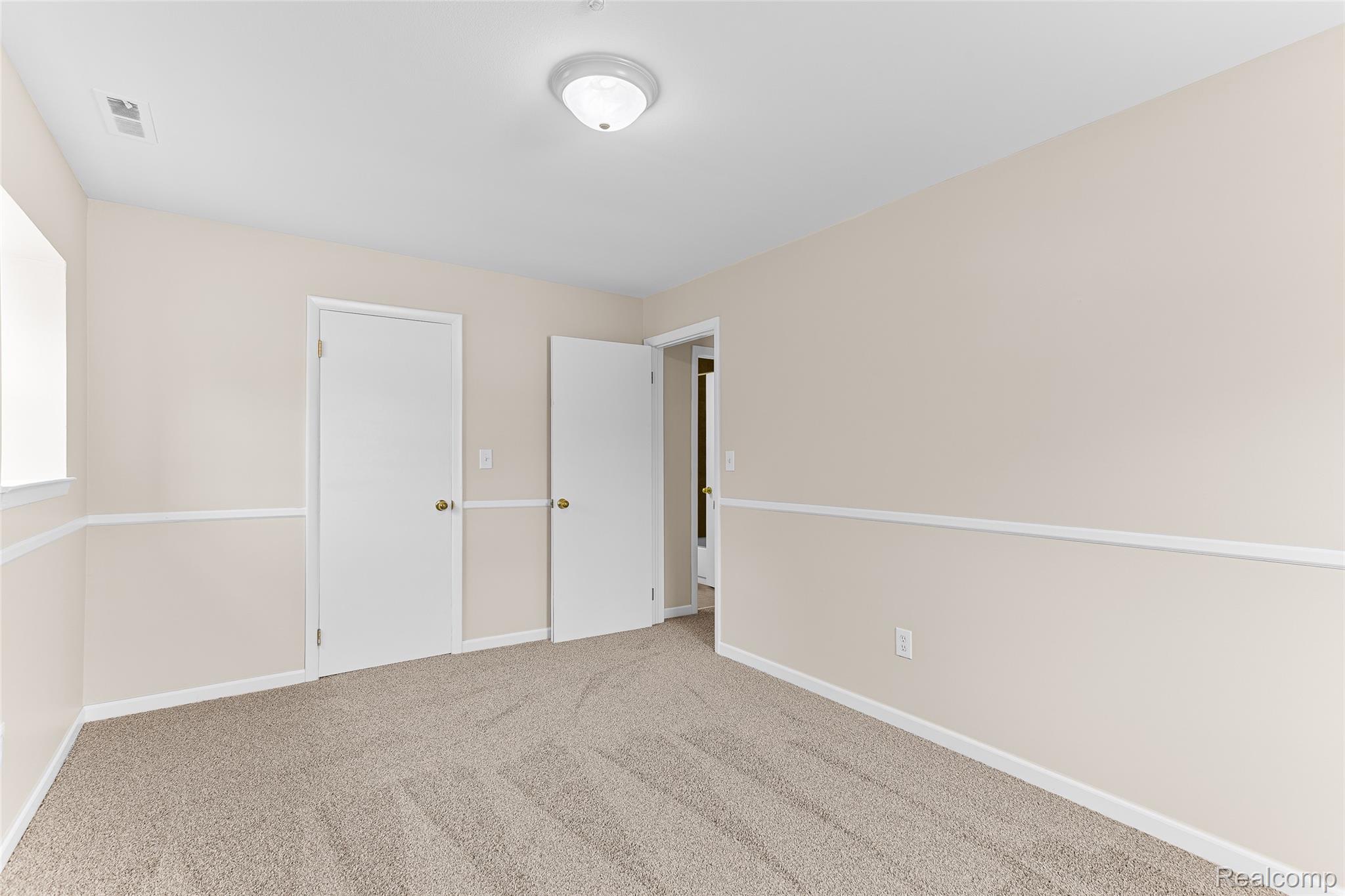 2260 N Hix Road Property Photo 16