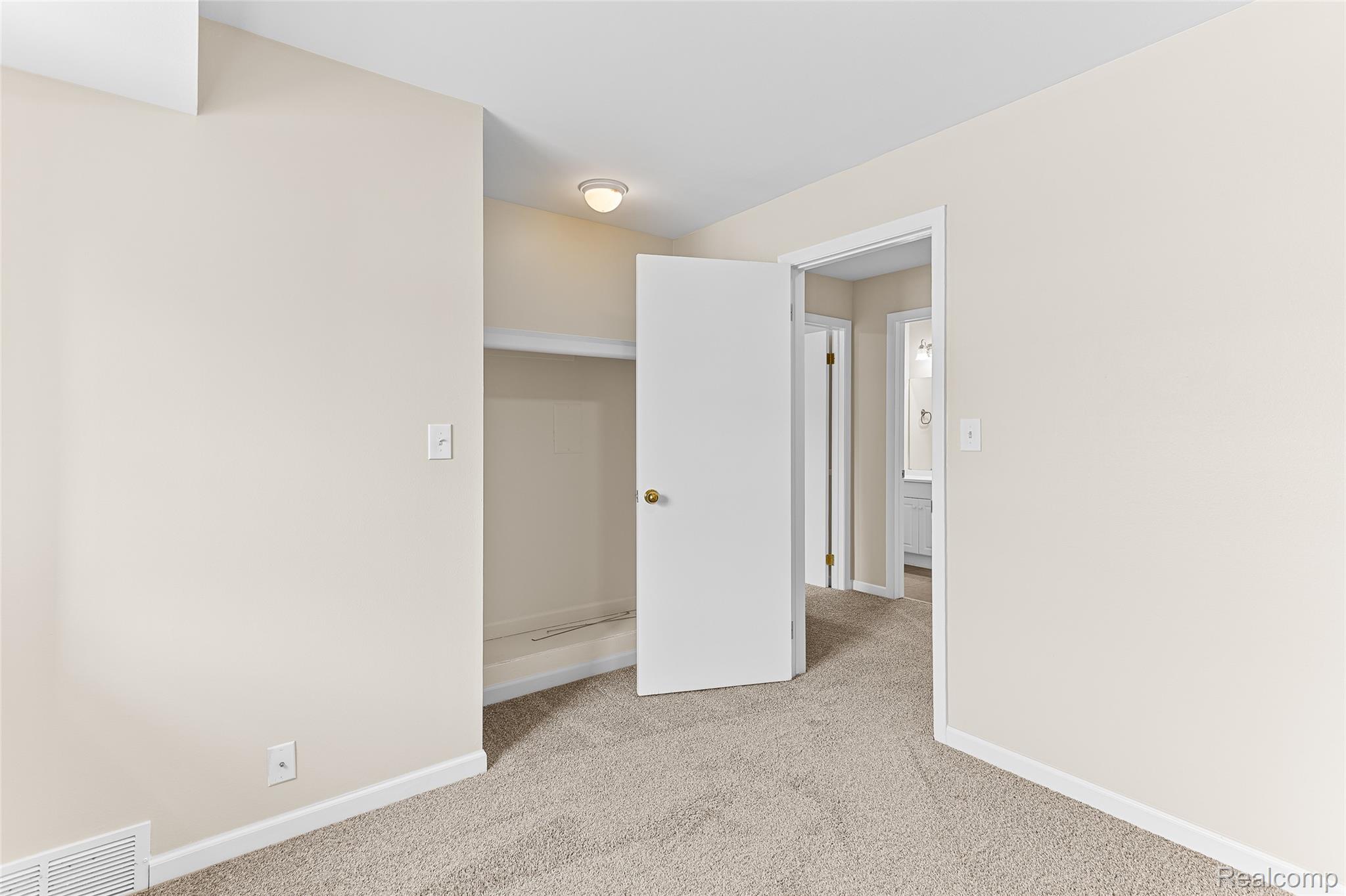 2260 N Hix Road Property Photo 19