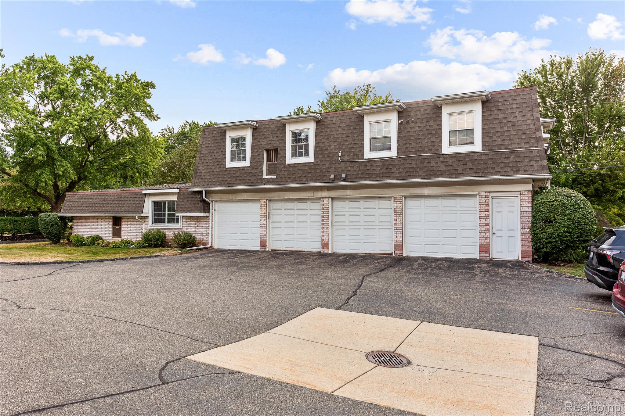 2260 N Hix Road Property Photo 27