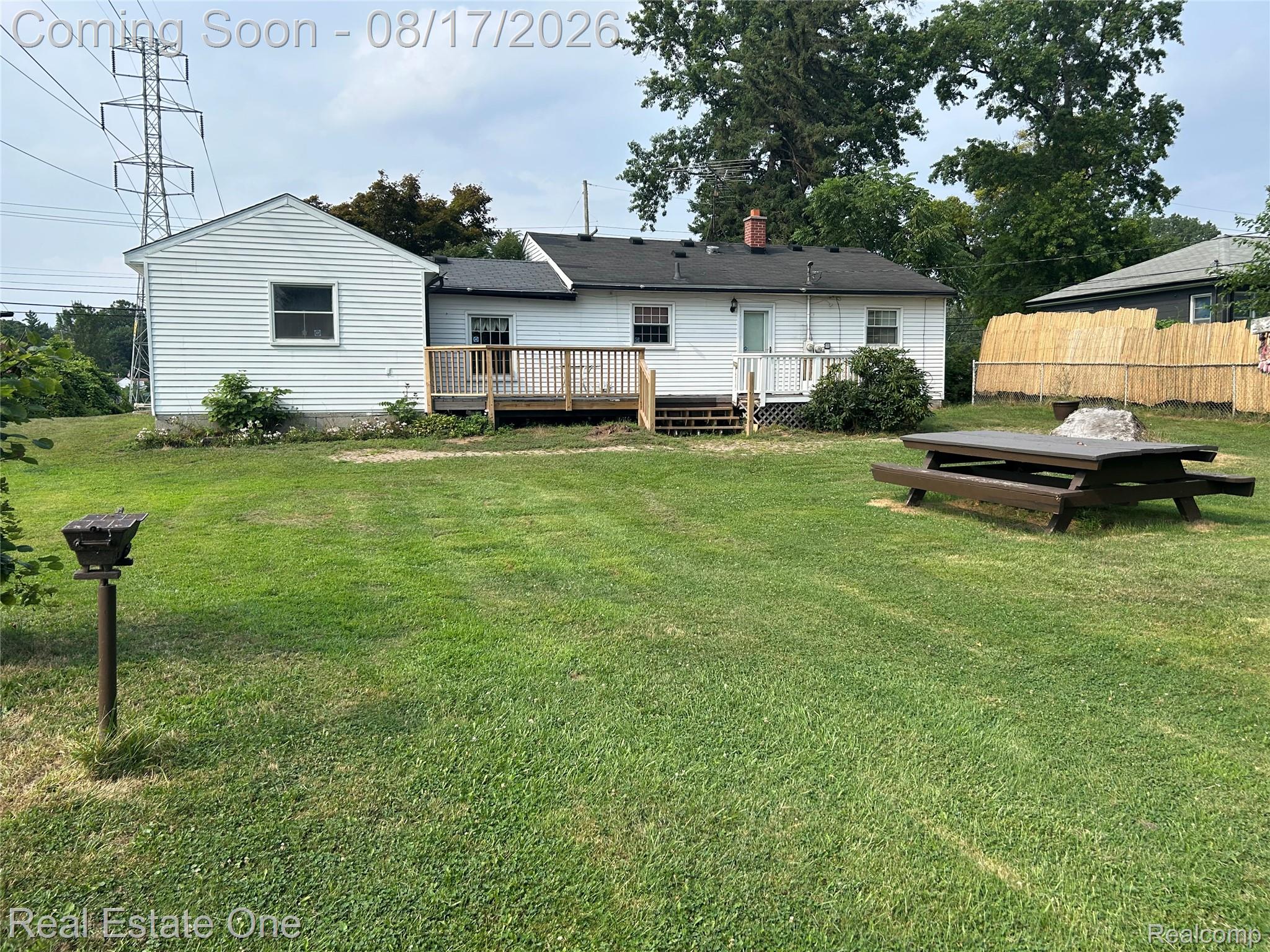 22967 Northline Road Property Photo 4