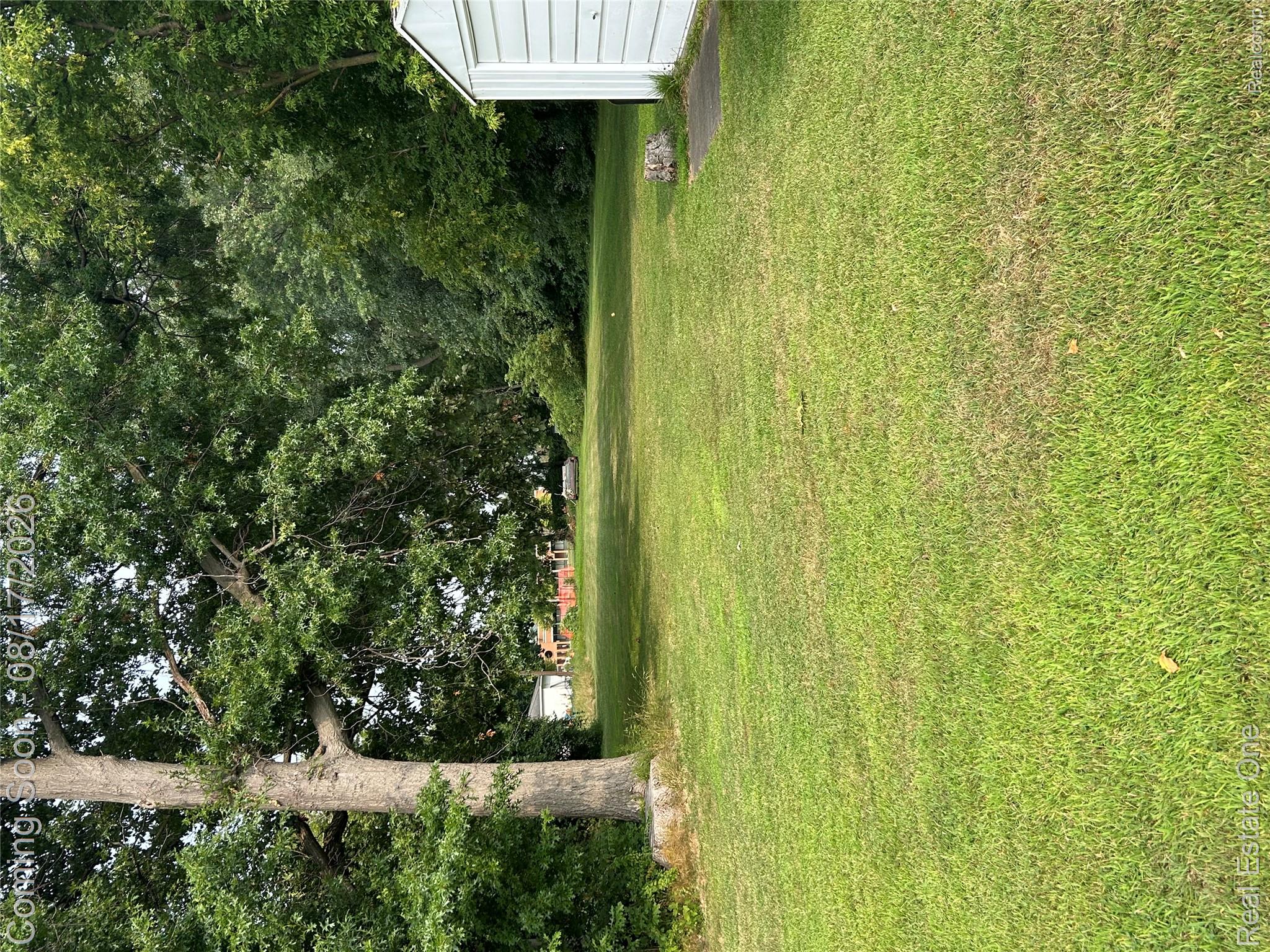 22967 Northline Road Property Photo 7
