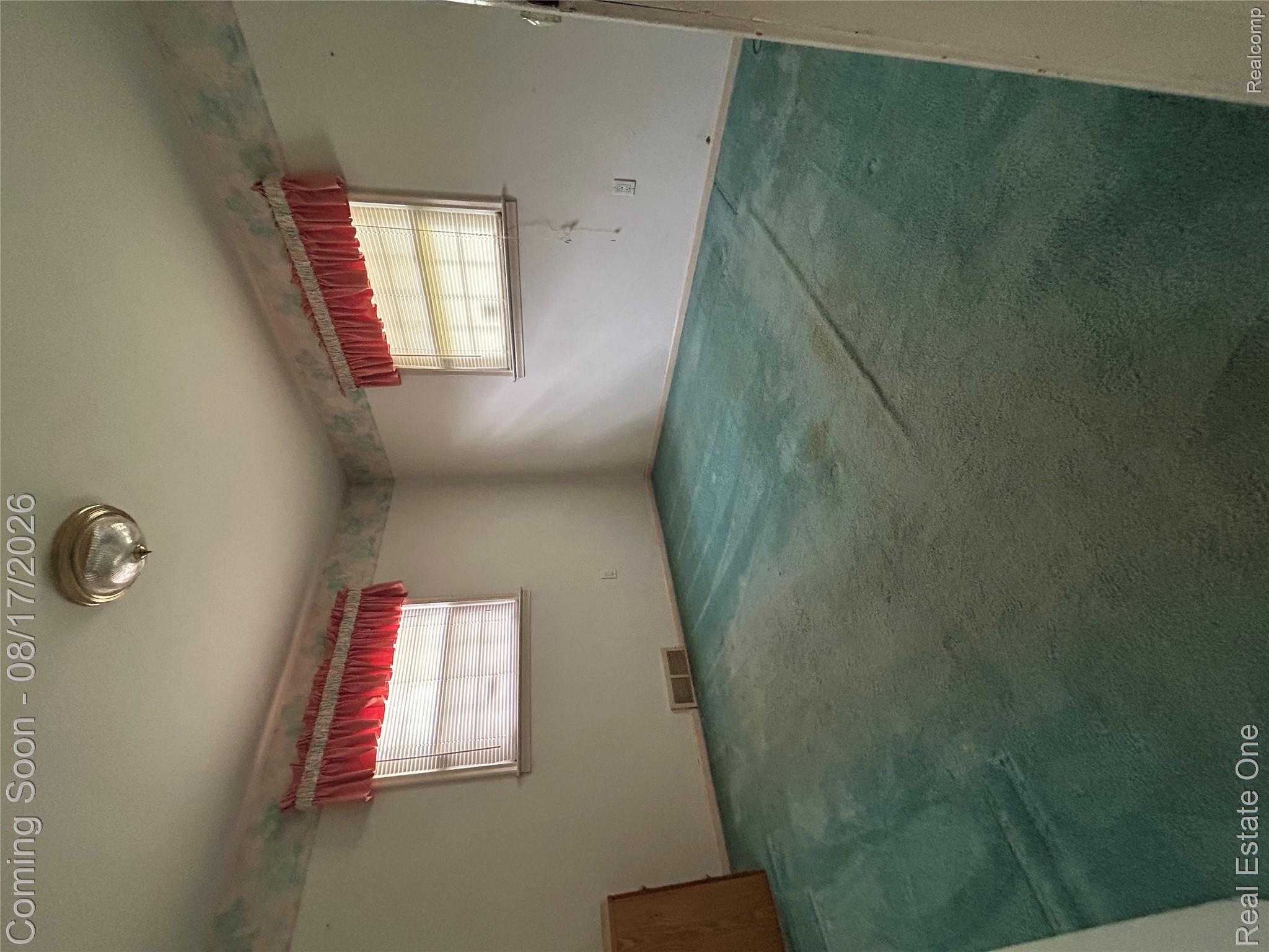 22967 Northline Road Property Photo 15