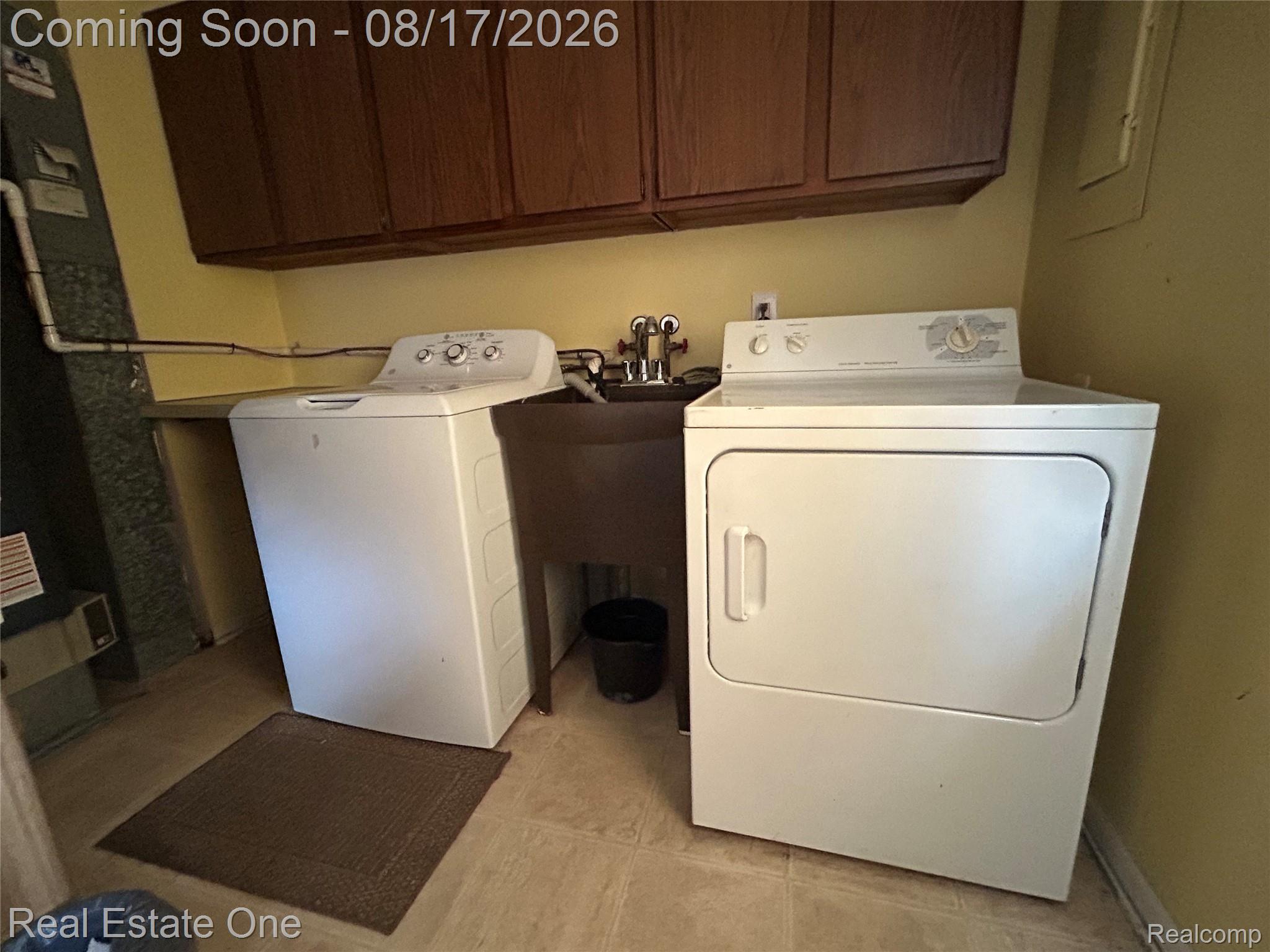 22967 Northline Road Property Photo 19
